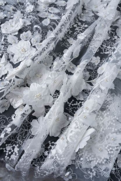 Luxury Embroidery 3D Flower Tulle Fabric Dazzling 3D Flower Petal Fabric Inlaid Crystal Pearls Sparkling Sequins Wedding Dresses
