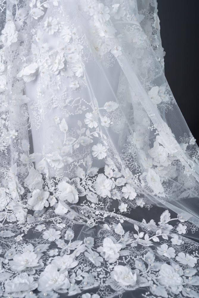 Luxury Embroidery 3D Flower Tulle Fabric Dazzling 3D Flower Petal Fabric Inlaid Crystal Pearls Sparkling Sequins Wedding Dresses