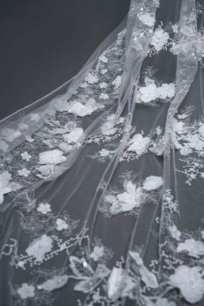 Luxury Embroidery 3D Flower Tulle Fabric Dazzling 3D Flower Petal Fabric Inlaid Crystal Pearls Sparkling Sequins Wedding Dresses