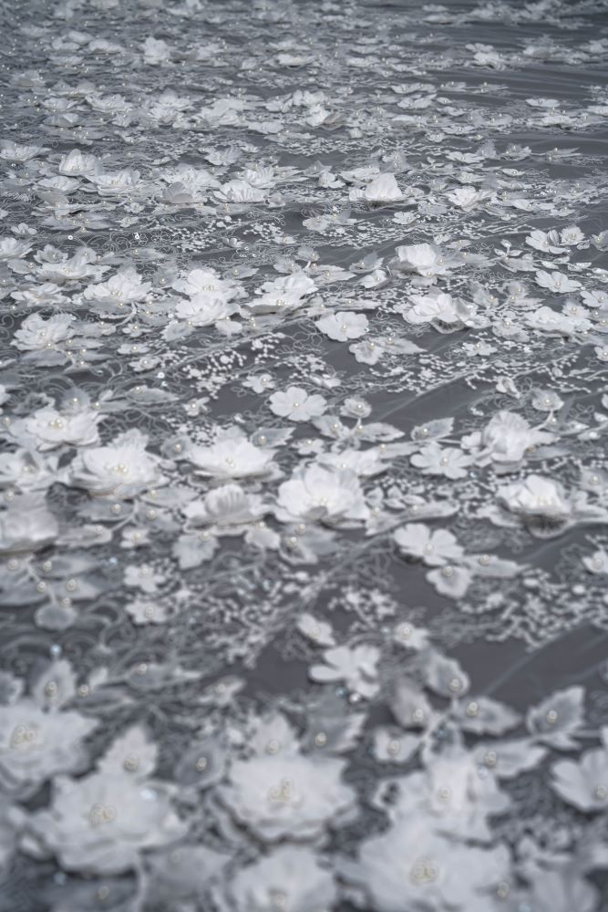 Luxury Embroidery 3D Flower Tulle Fabric Dazzling 3D Flower Petal Fabric Inlaid Crystal Pearls Sparkling Sequins Wedding Dresses