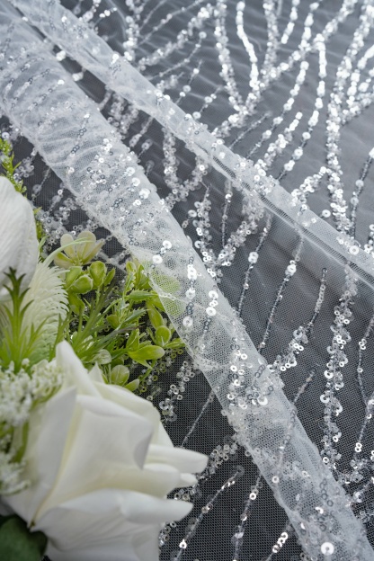 Exquisite Ivory Tulle Lace With Sparkling Transparent Sequins Crystal Mesh Wedding Dress With Noble Bridal Gowns