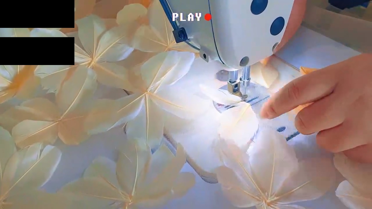 {"default":"Sita Lace, Lace Fabric, Feature Fabric, Tulle Fabric, Beaded Fabric, Sequined Fabric, Embroidery Fabric, Wedding Dress, Bridal Gown, Bridal Veil, Beads, Sequins,"}