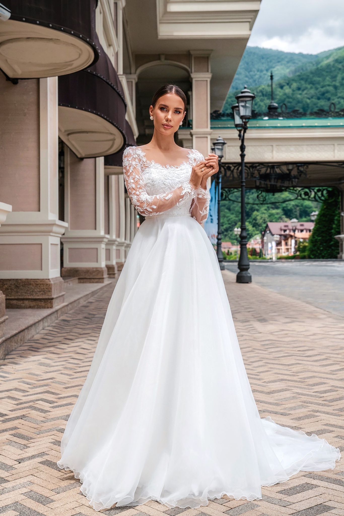 {"default":"Sita Lace, Lace Fabric, Feature Fabric, Tulle Fabric, Bead Fabric, Sequin Fabric, Embroidery Fabric, Wedding Dress, Bridal Gown, Bridal Veil"}