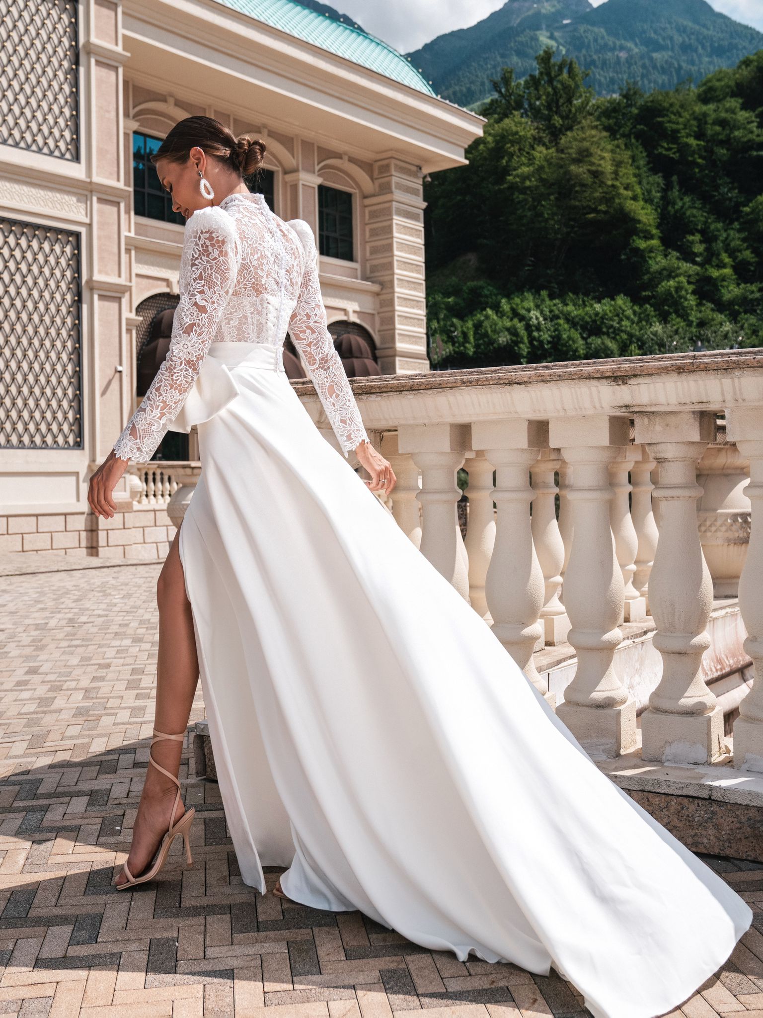 {"default":"Sita Lace, Lace Fabric, Feature Fabric, Tulle Fabric, Bead Fabric, Sequin Fabric, Embroidery Fabric, Wedding Dress, Bridal Gown, Bridal Veil"}