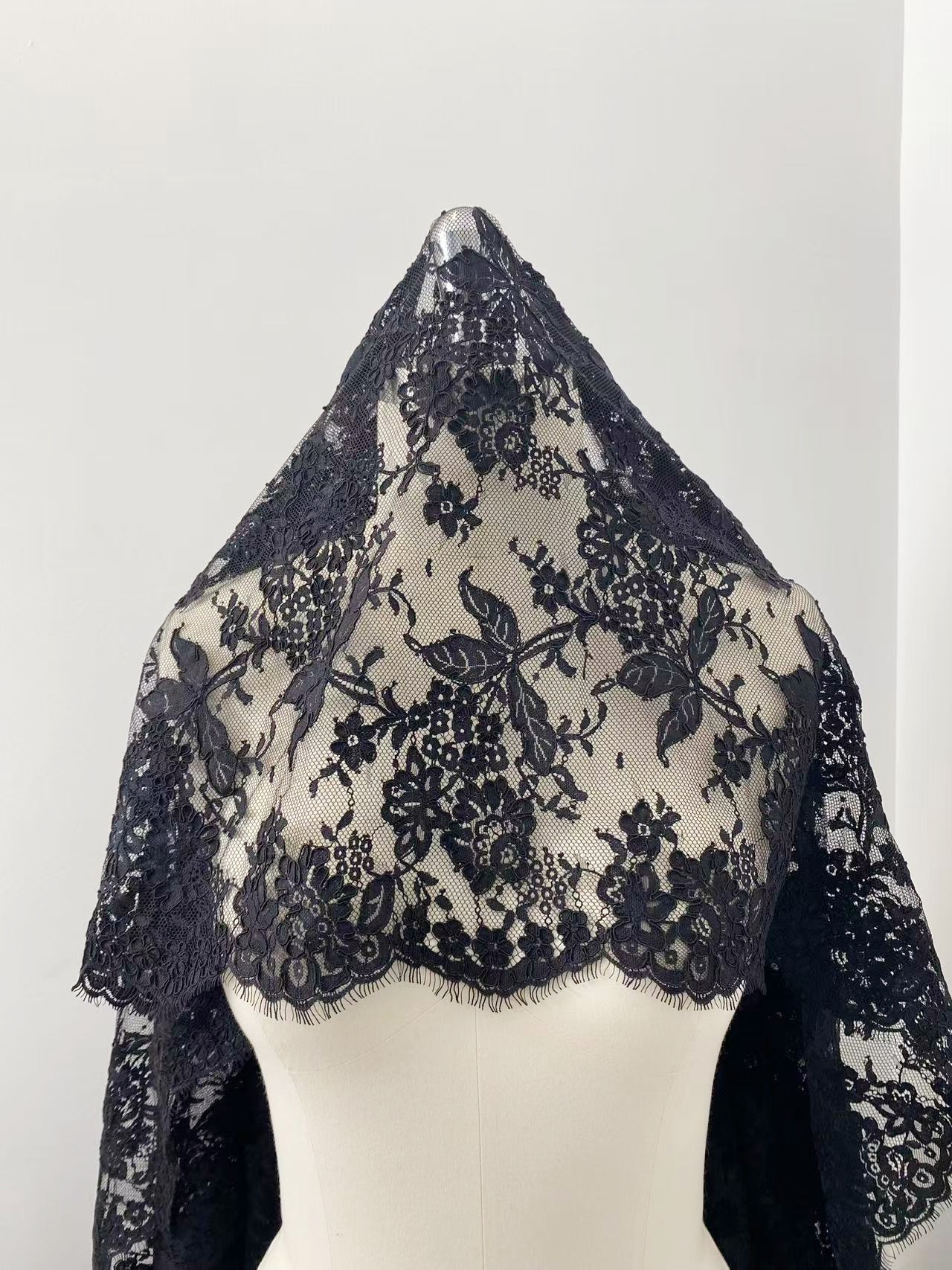 Corded Alencon Flower Lace Fabric, 3 Meters French Chantilly lace fabric trim for wedding shrugs,bridal gown,Classic lace top overlay, sold by 3 maters