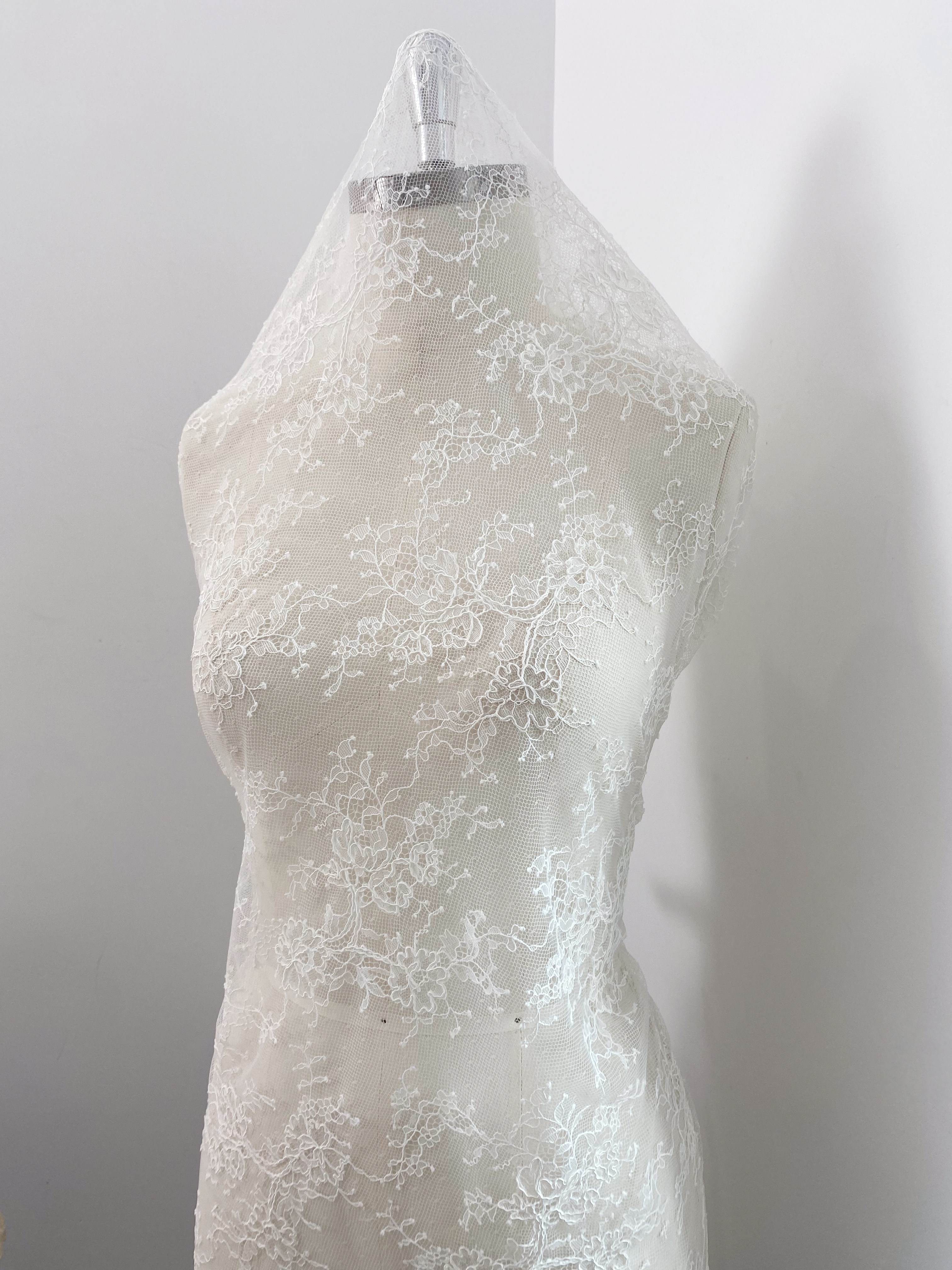Corded Alencon Flower Lace Fabric, 3 Meters French Eyelash lace fabric trim for wedding shrugs,bridal gown,Classic lace top overlay