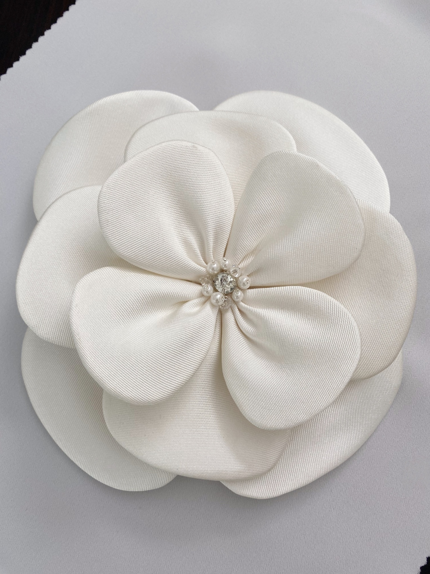 3D Flower Stain Applique, Handmade Flower Decoration with Rhinestone, Bead Petals Floral Patch Fabric for Wedding Costume, DIY Sewing