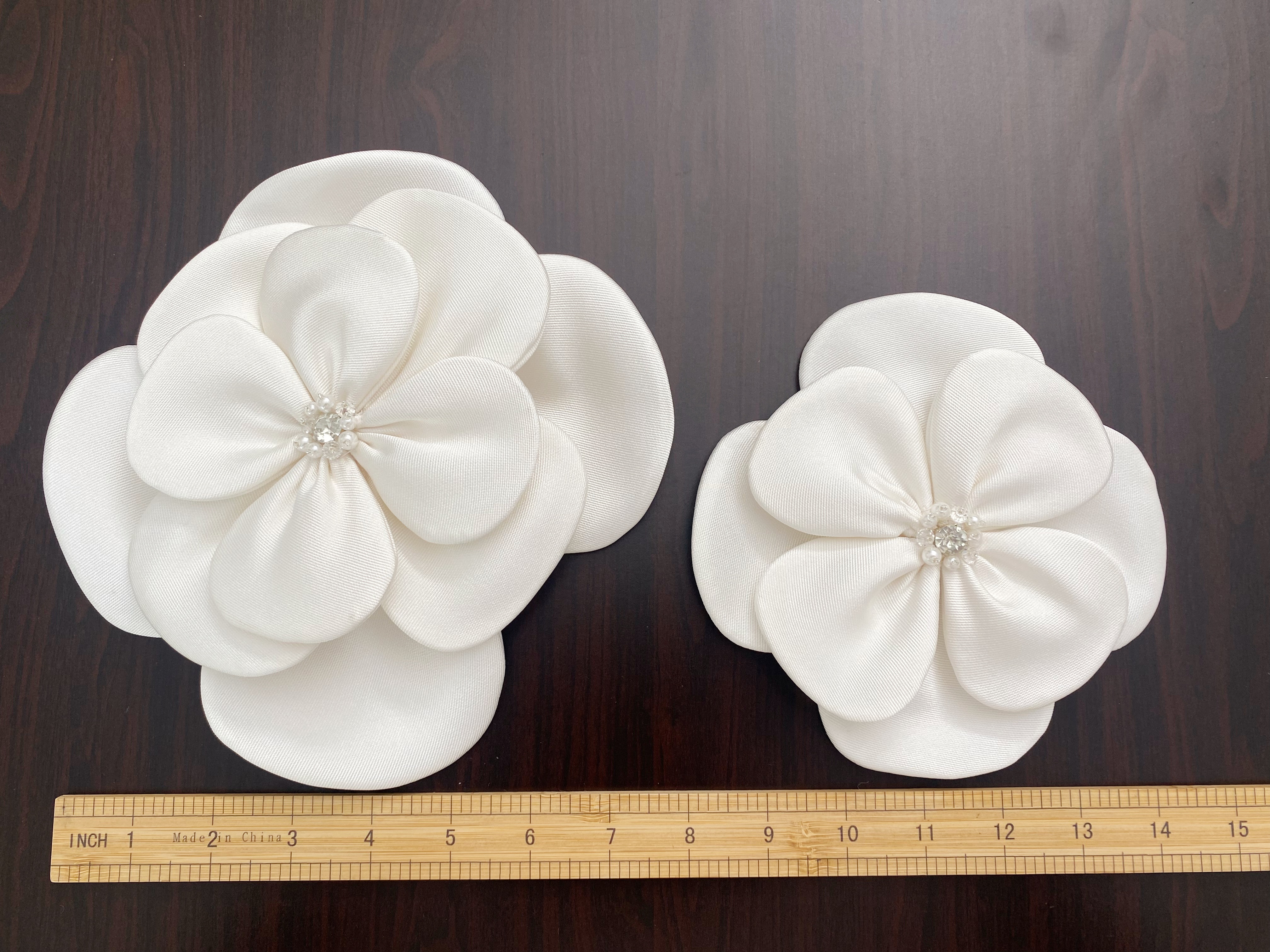 3D Flower Stain Applique, Handmade Flower Decoration with Rhinestone, Bead Petals Floral Patch Fabric for Wedding Costume, DIY Sewing