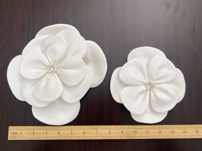 3D Flower Stain Applique, Handmade Flower Decoration with Rhinestone, Bead Petals Floral Patch Fabric for Wedding Costume, DIY Sewing