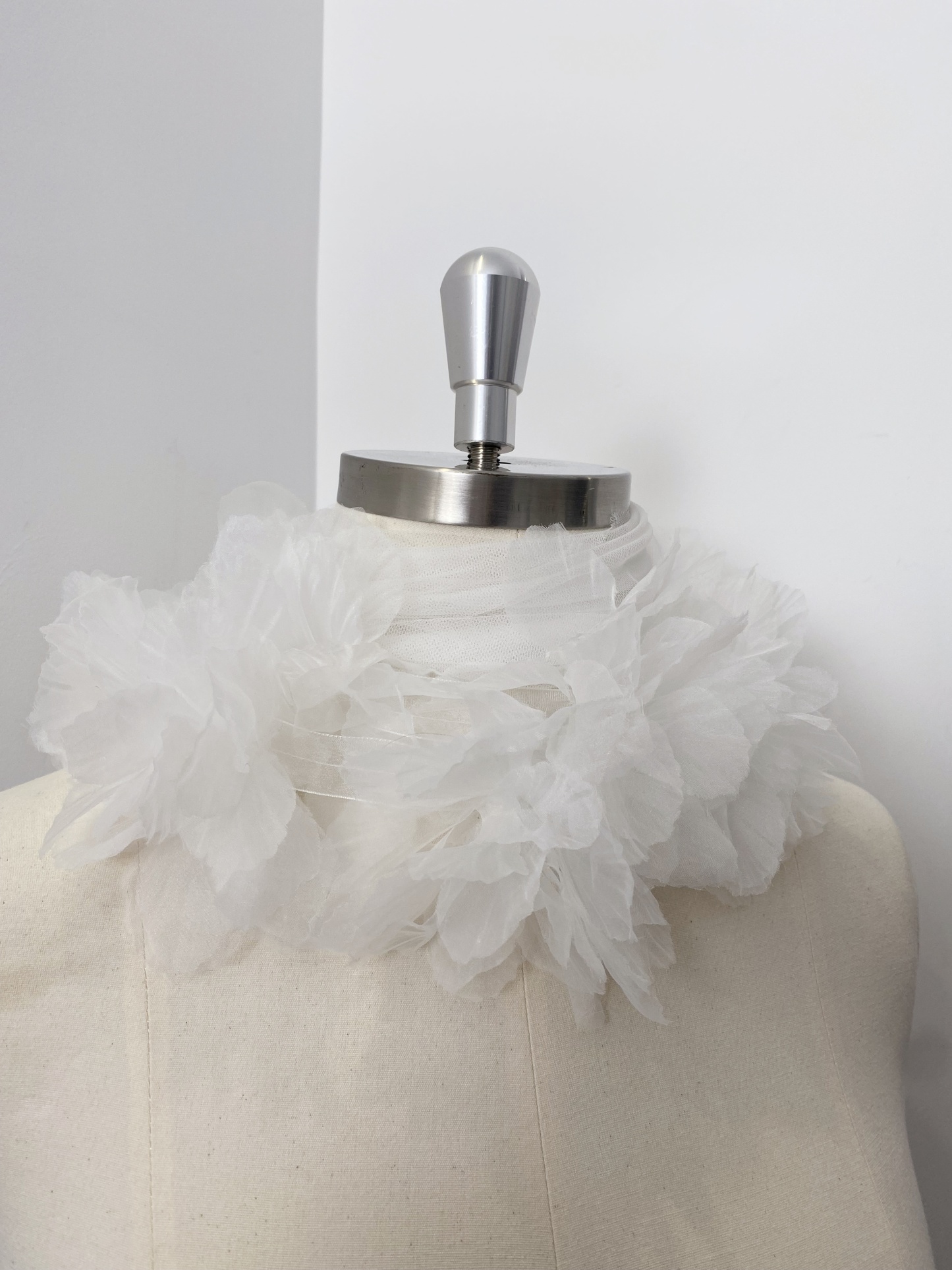 100 pcs White Organza Tulle Flowers Trim, 3D Floral Motif Applique, Bridal Lace Wedding Dress Costume Design Large Applique Sewing