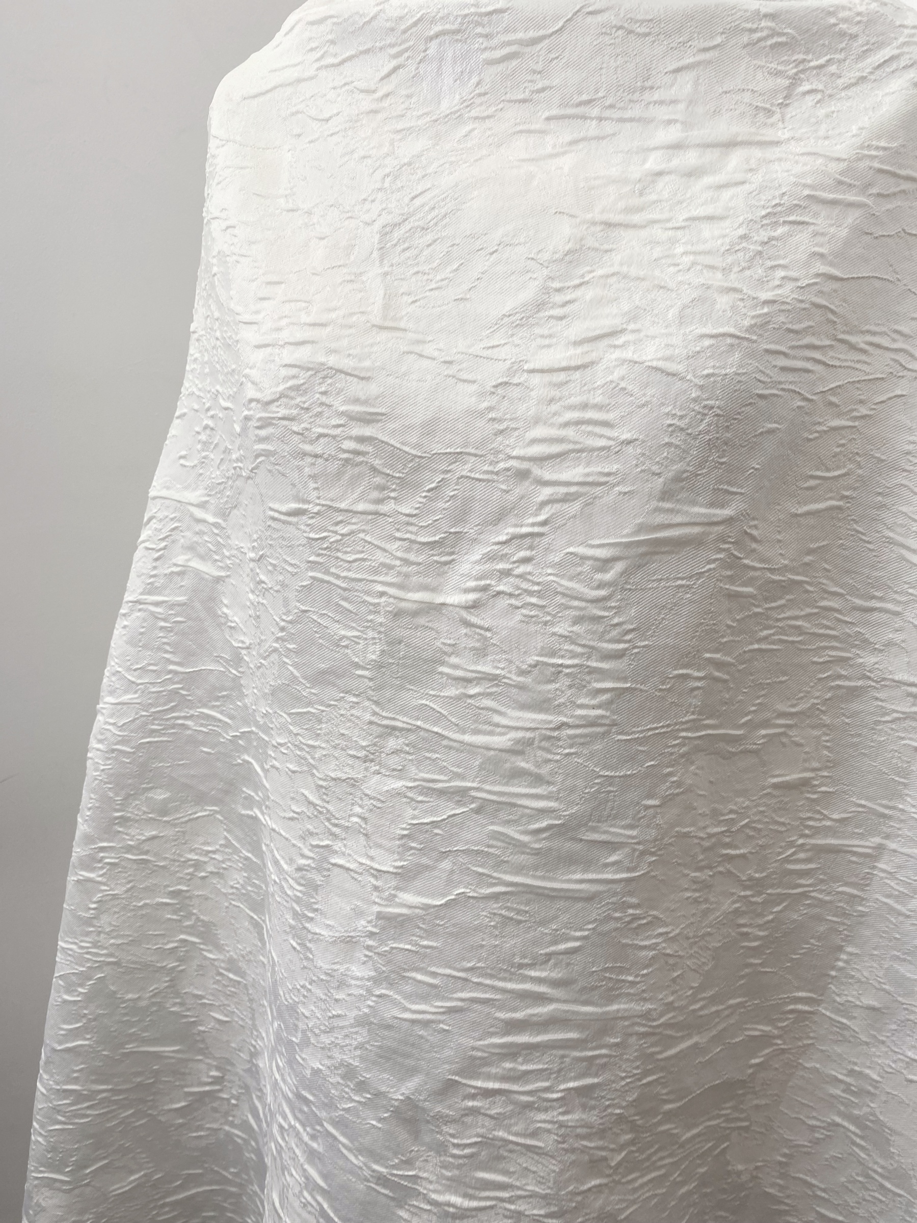 Crinkle Jacquard Lace Fabric for Wedding Dress, Party Gown, Costumes, Couture, Wedding Decoration, Creative Embossed Textil