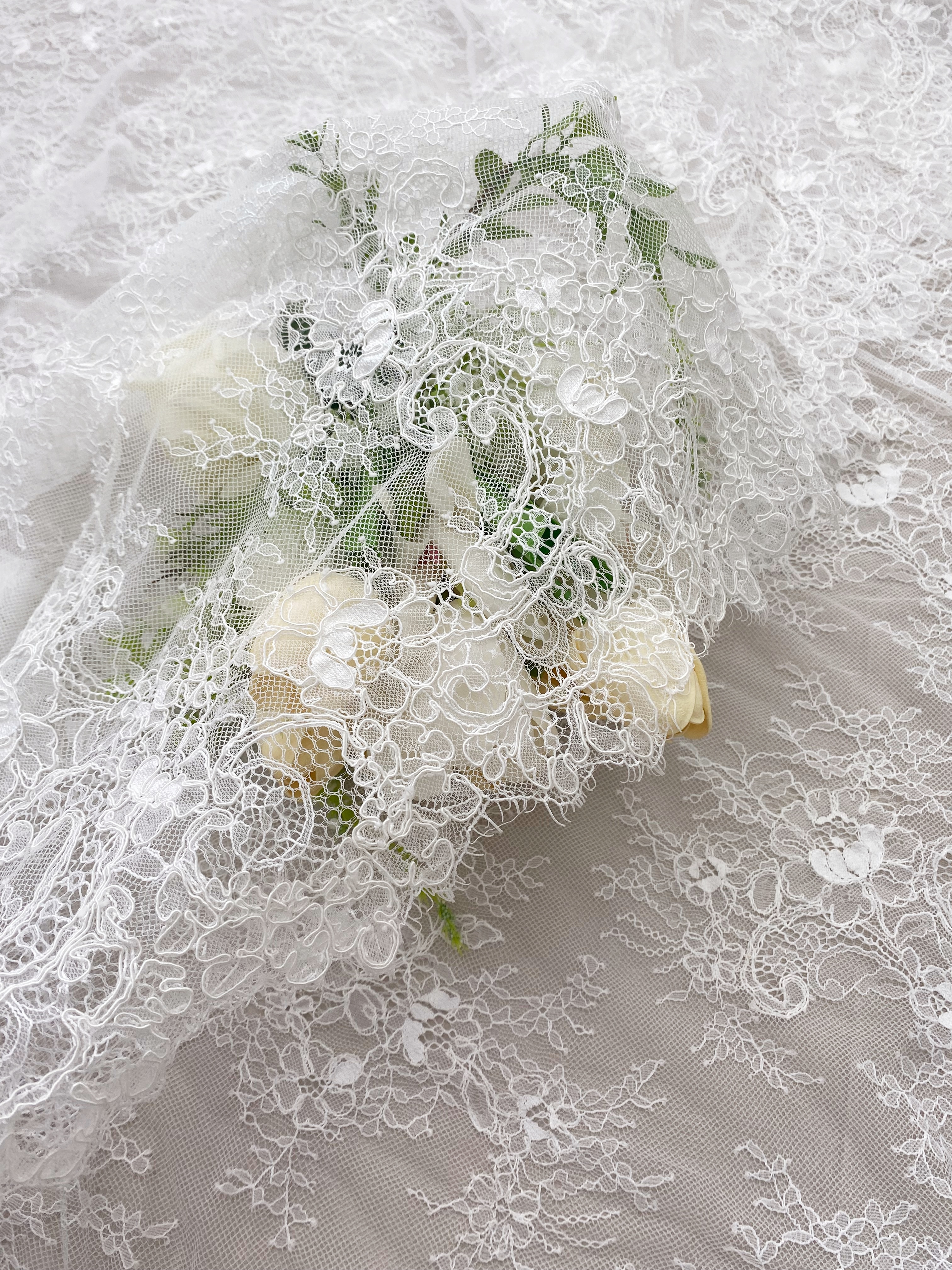 Off-White Chantilly Lace Fabric with Cord, Floral Trim Eyelash Edging, Floral Eyelash Lace, Bridal Dress Tull Fabric, 3 Meter Piece