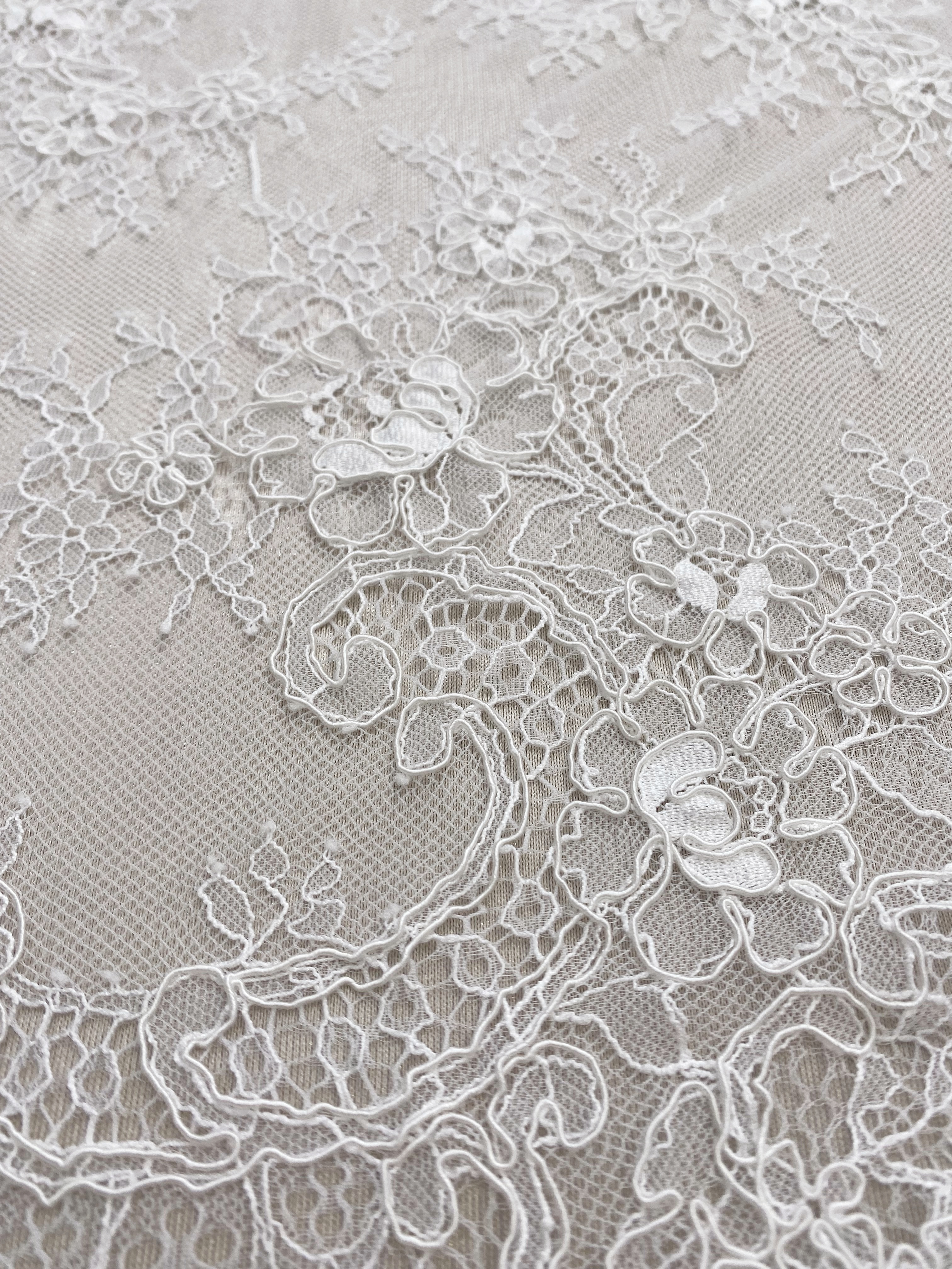 Off-White Chantilly Lace Fabric with Cord, Floral Trim Eyelash Edging, Floral Eyelash Lace, Bridal Dress Tull Fabric, 3 Meter Piece