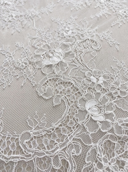 Off-White Chantilly Lace Fabric with Cord, Floral Trim Eyelash Edging, Floral Eyelash Lace, Bridal Dress Tull Fabric, 3 Meter Piece
