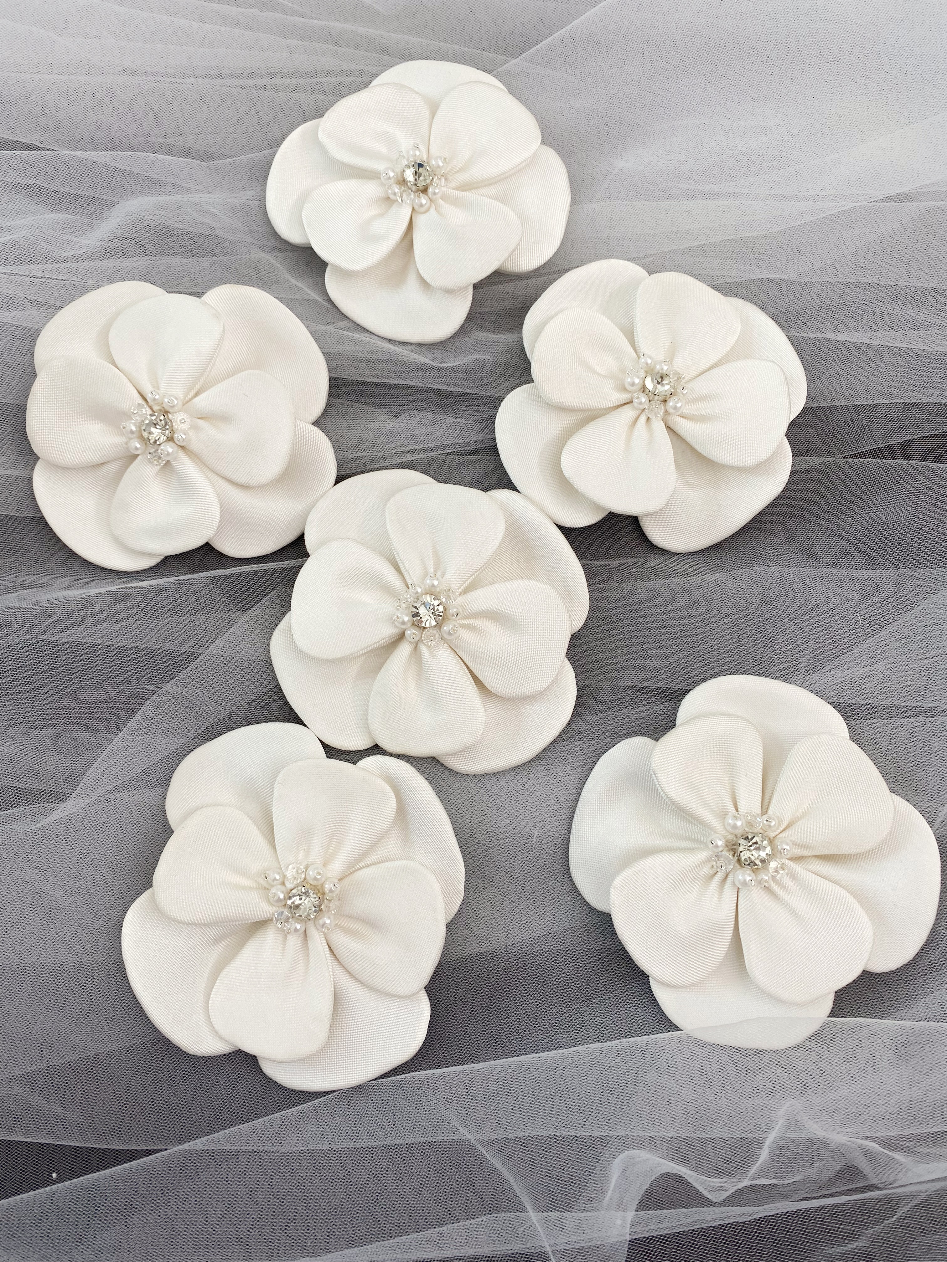 3D Flower Stain Applique, Handmade Flower Decoration with Rhinestone, Bead Petals Floral Patch Fabric for Wedding Costume, DIY Sewing