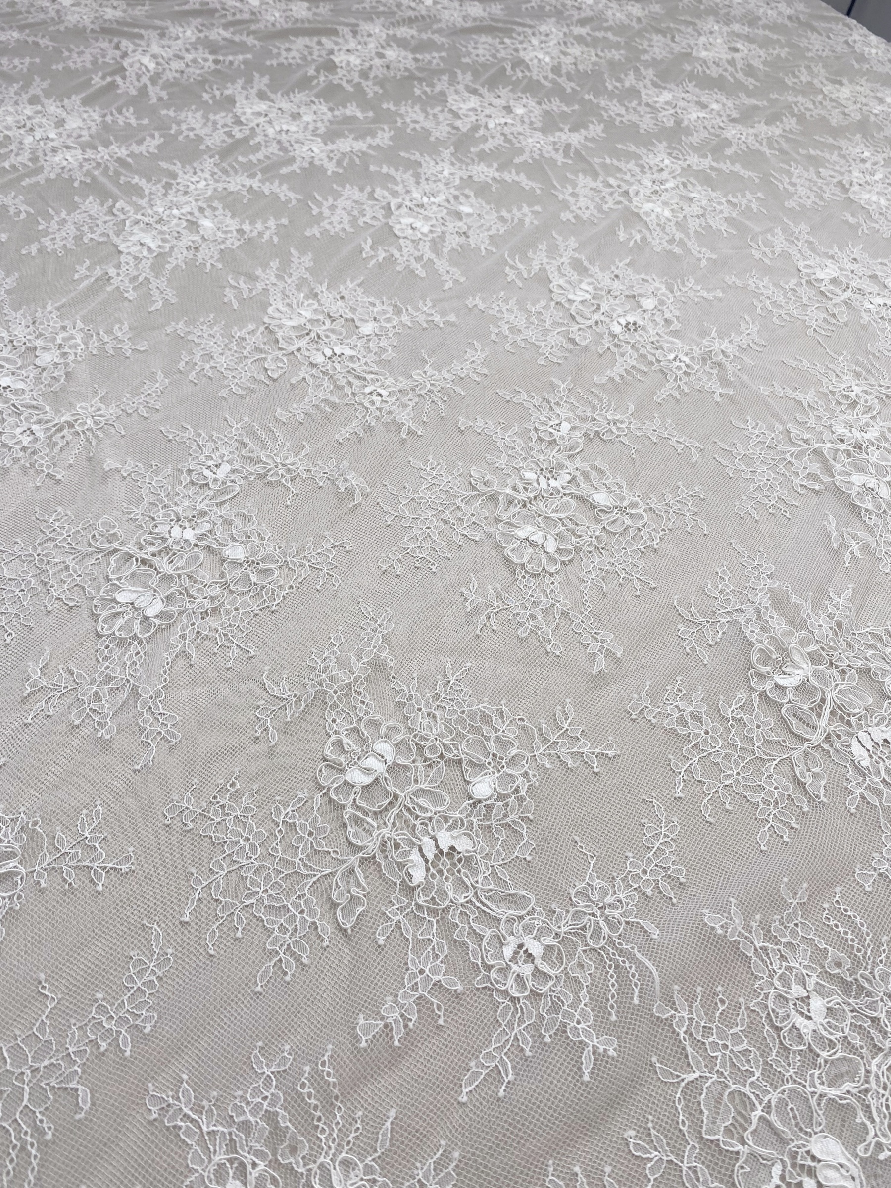 Off-White Chantilly Lace Fabric with Cord, Floral Trim Eyelash Edging, Floral Eyelash Lace, Bridal Dress Tull Fabric, 3 Meter Piece