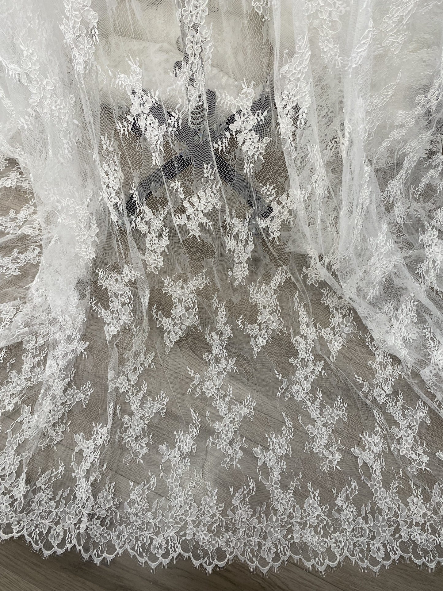Ivory/Black Chantilly Lace Fabric with Corded for Bridal Gown, Wedding Dress, DIY Sewing, Bridal Weding Eyelash Lace Sold by 3 Meters/piece