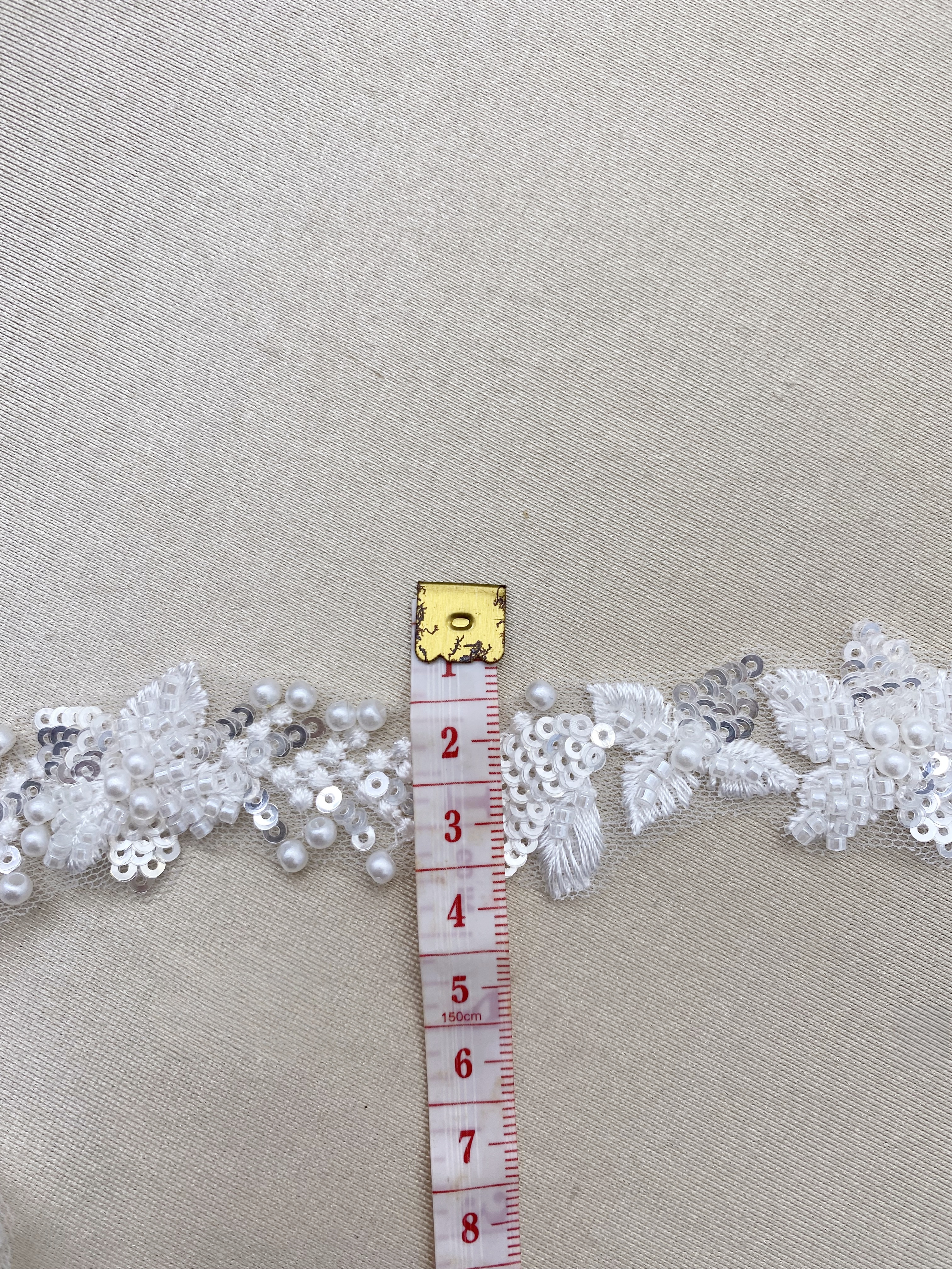 1 yard Ivory 3D Beaded leaf Lace Trim, Alencon lace Exquisite Bridal Veil Lace Scallop Wedding Gown Trim Bridal Dress Straps Lace 