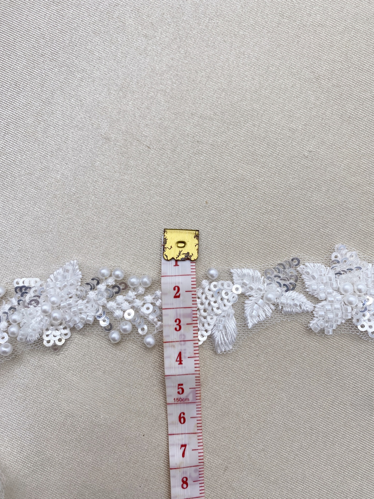 1 yard Ivory 3D Beaded leaf Lace Trim, Alencon lace Exquisite Bridal Veil Lace Scallop Wedding Gown Trim Bridal Dress Straps Lace 