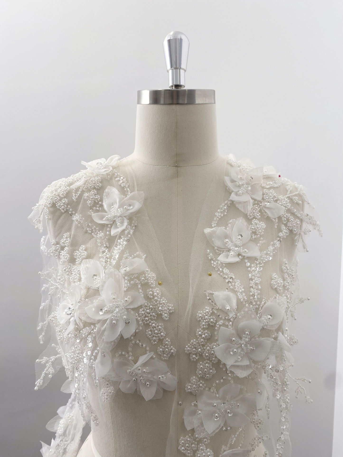 Luxury ivory 3D hand beaded bridal lace applique piece for wedding gown bodice, Veil, DIY dress making, wedding dress trim,1 Pair