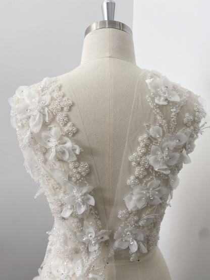 Luxury ivory 3D hand beaded bridal lace applique piece for wedding gown bodice, Veil, DIY dress making, wedding dress trim,1 Pair