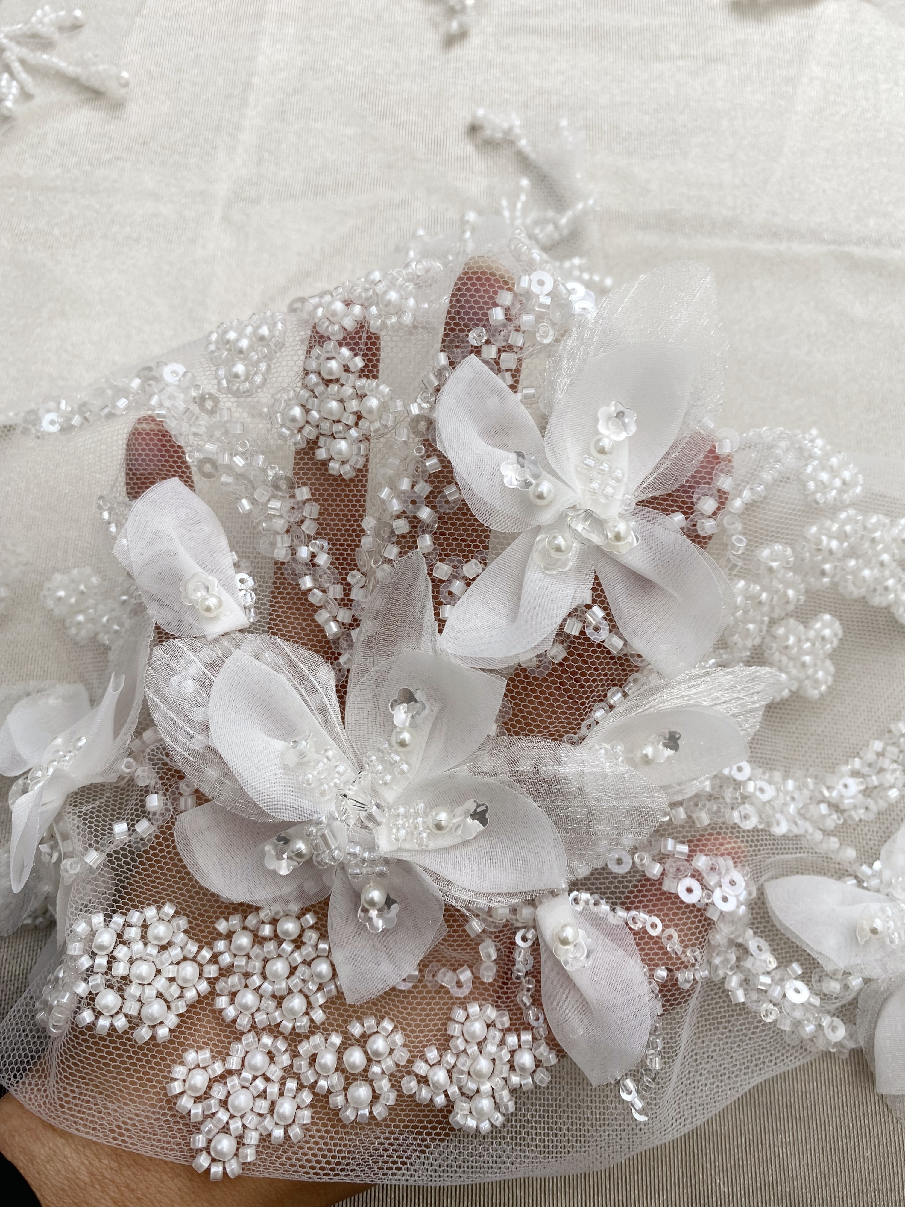 Luxury ivory 3D hand beaded bridal lace applique piece for wedding gown bodice, Veil, DIY dress making, wedding dress trim,1 Pair