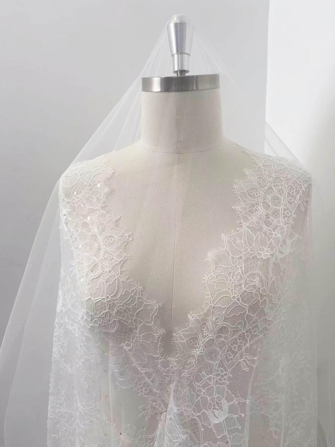 3 Meter Lace Fabric Trims, Chantilly Bridal Lace with Sequins, Wedding White French Lace Veil Lace Scalloped Floral Lace with Eyelash