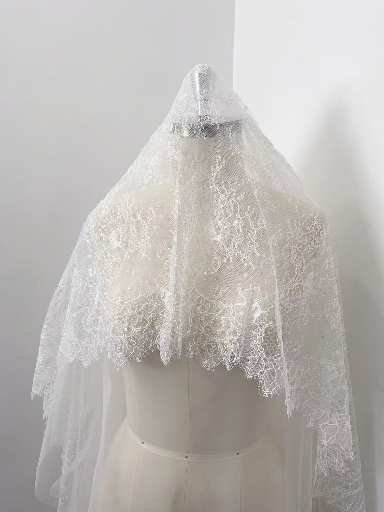 3 Meter Lace Fabric Trims, Chantilly Bridal Lace with Sequins, Wedding White French Lace Veil Lace Scalloped Floral Lace with Eyelash