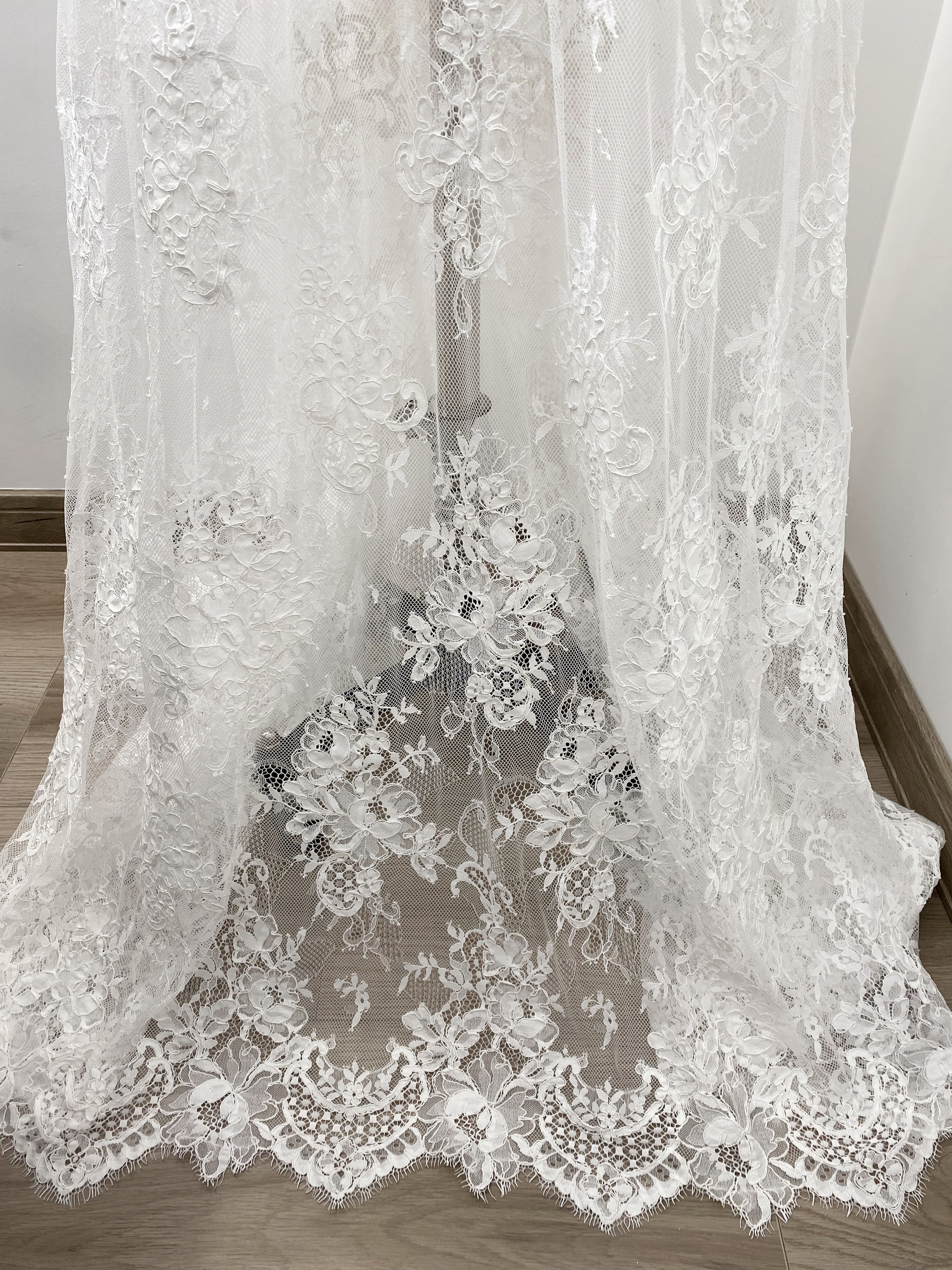 3 Meters French Chantilly Lace Fabric with Corded and Eyelash, Floral Embroidery Lace Scallop Edges for Bridal Wedding Dress, Veil