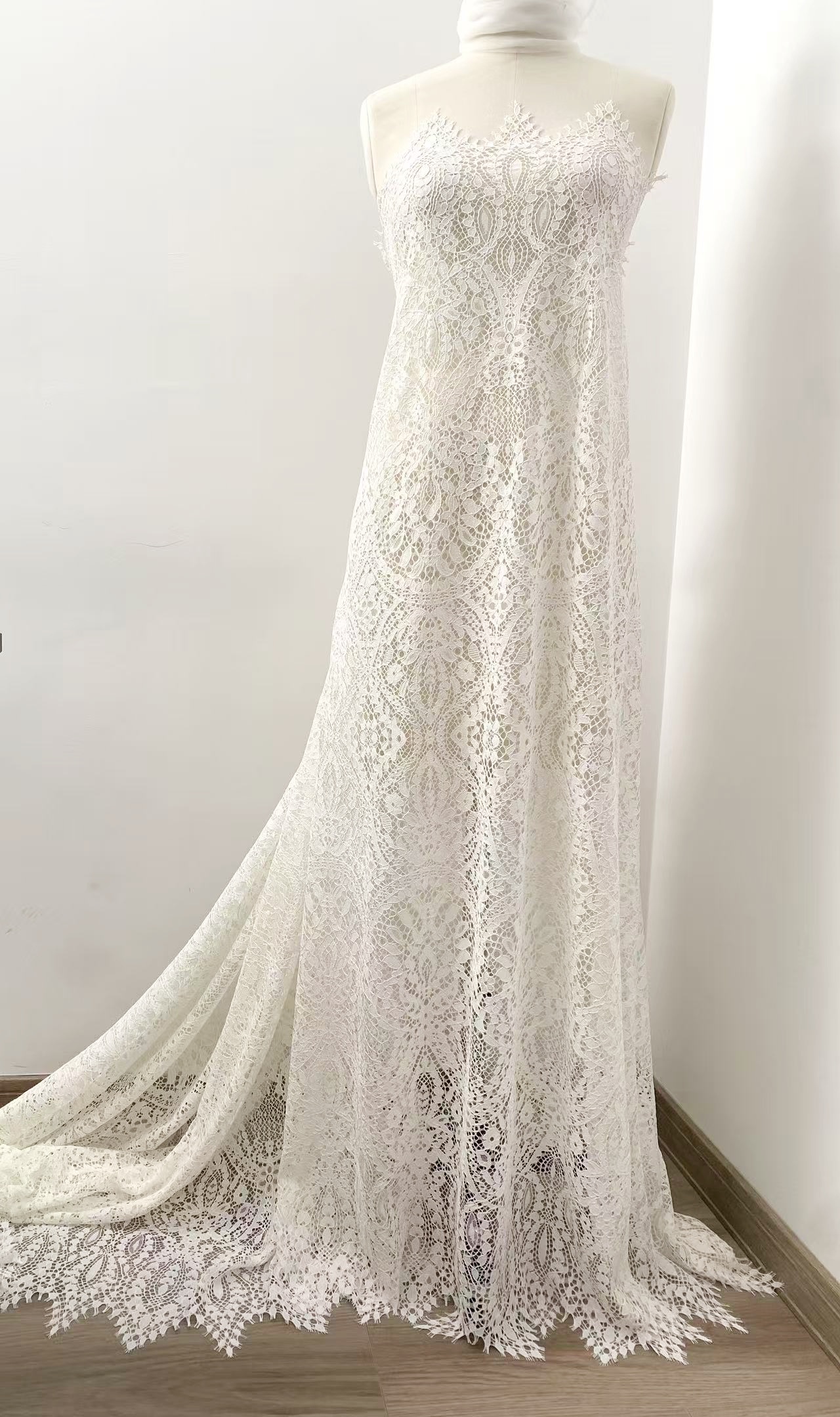 Ivory Floral French Chantilly Lace Fabric, Wedding Lace with Scalloped Edges, Eyelash Bridal Lace, Vintage Alençon Lace, sold by 3 Meters