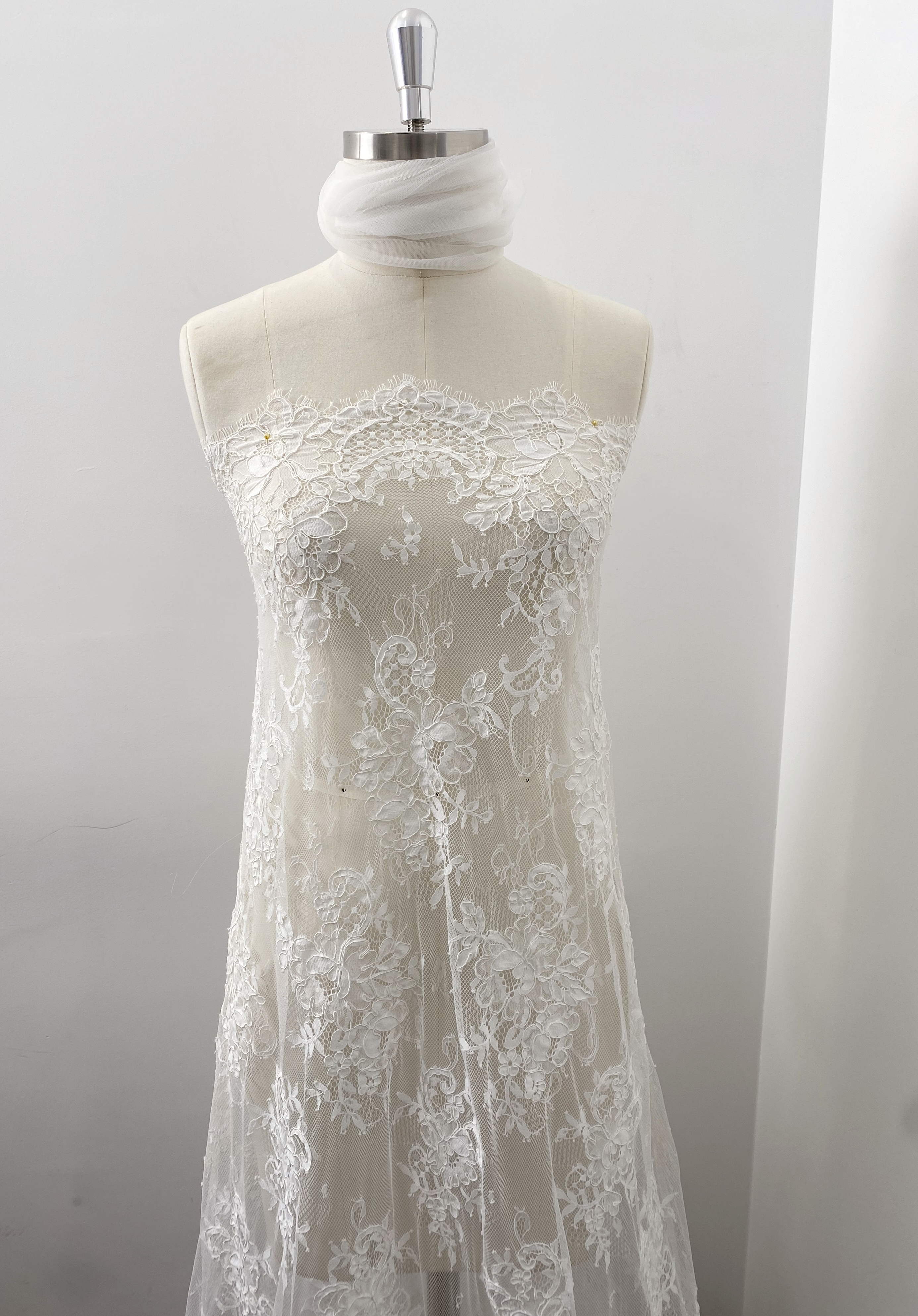 3 Meters French Chantilly Lace Fabric with Corded and Eyelash, Floral Embroidery Lace Scallop Edges for Bridal Wedding Dress, Veil