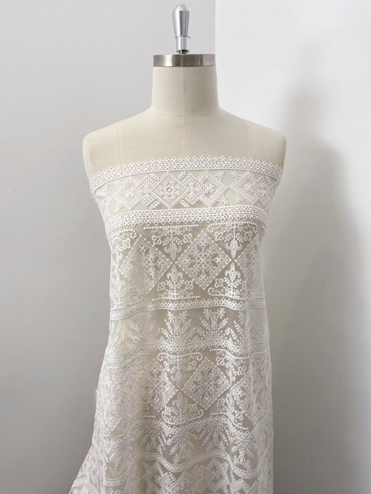 White Guipure Mesh Lace Fabric, Bridal Guipure Lace Fabric, Crochet Wedding Lace, Bridal Wedding Dress Stripe line Embroidery flower lace by the yard