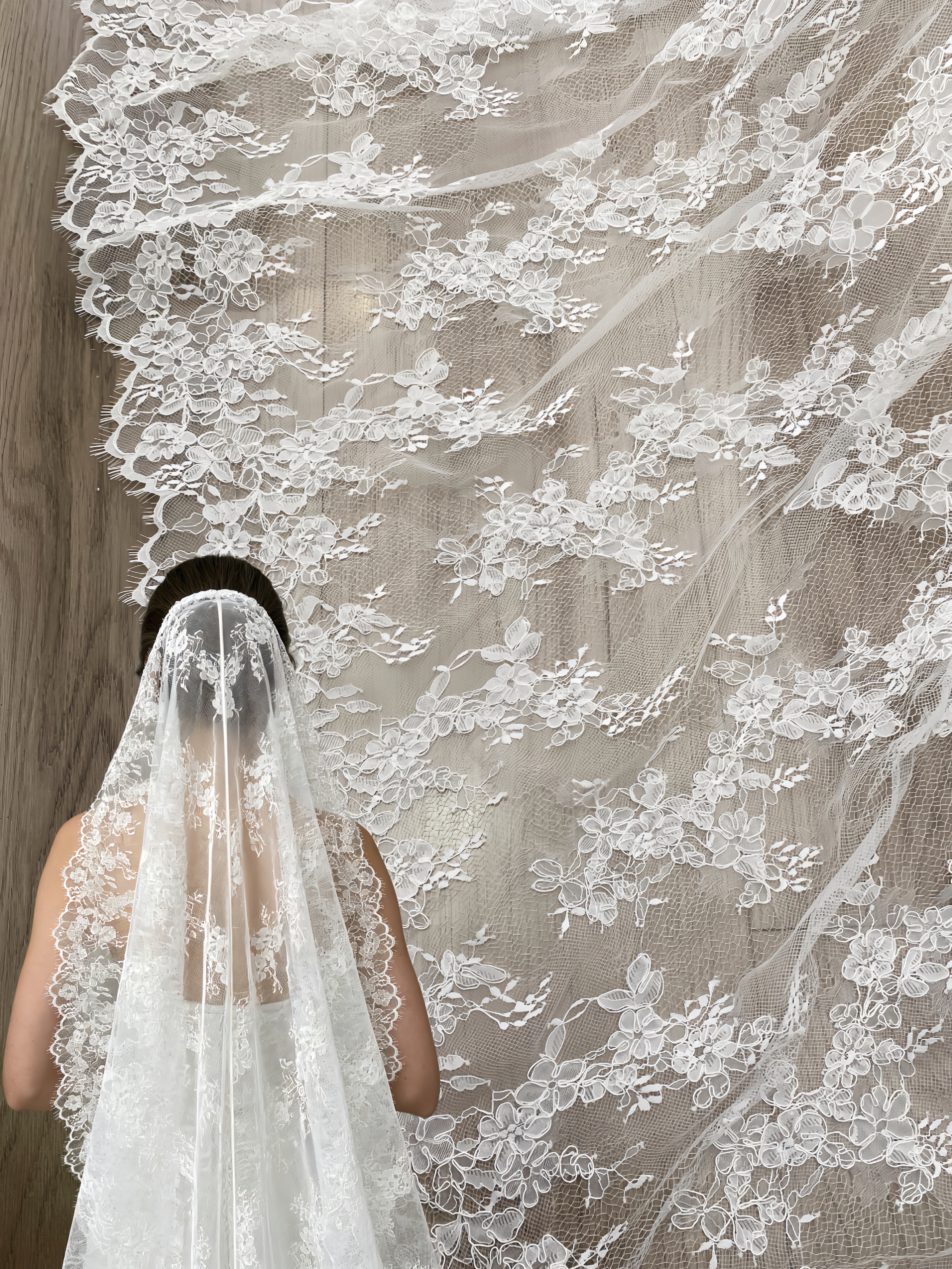 Ivory/Black Chantilly Lace Fabric with Corded for Bridal Gown, Wedding Dress, DIY Sewing, Bridal Weding Eyelash Lace Sold by 3 Meters/piece