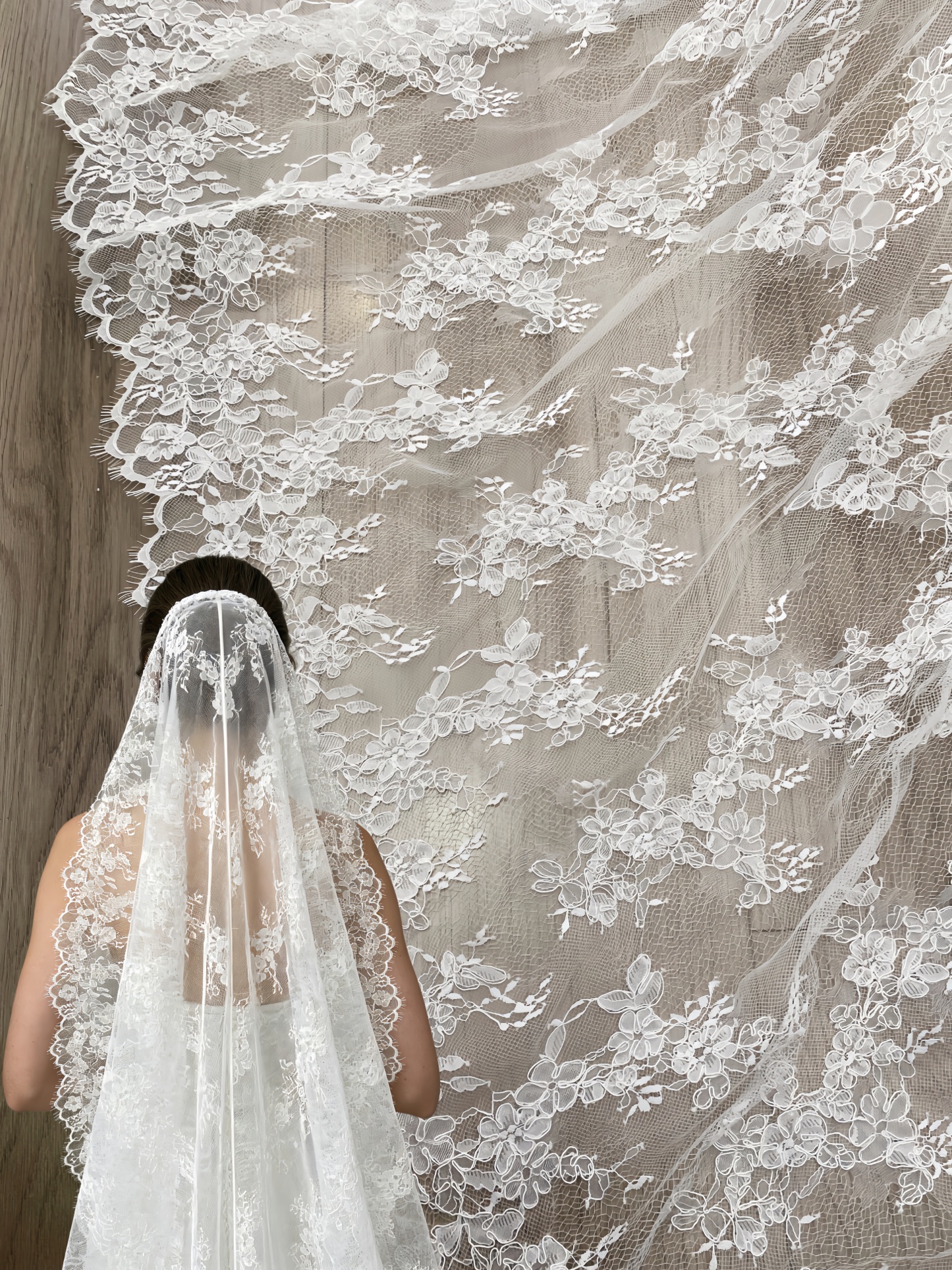 Ivory/Black Chantilly Lace Fabric with Corded for Bridal Gown, Wedding Dress, DIY Sewing, Bridal Weding Eyelash Lace Sold by 3 Meters/piece