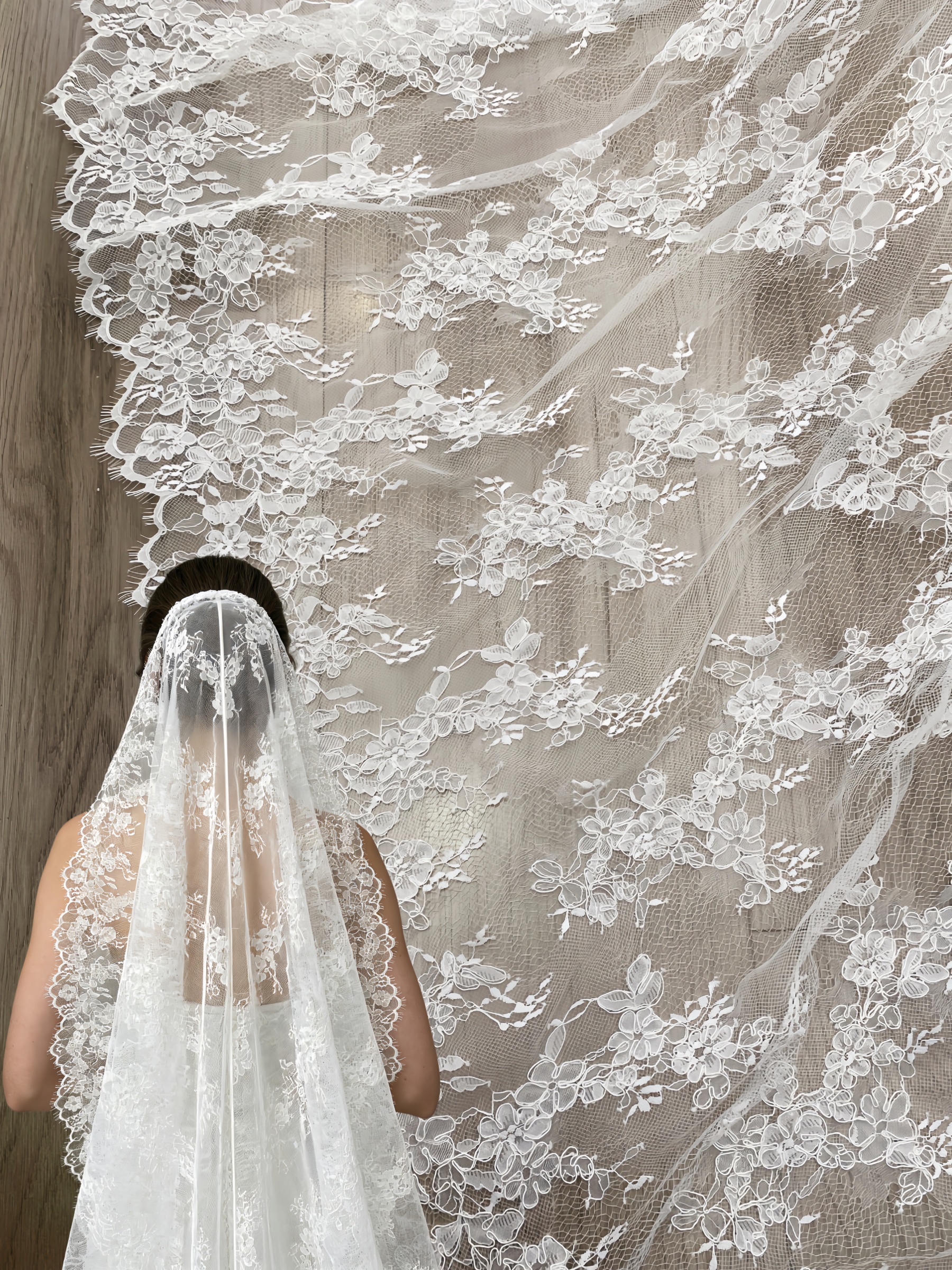 Ivory/Black Chantilly Lace Fabric with Corded for Bridal Gown, Wedding Dress, DIY Sewing, Bridal Weding Eyelash Lace Sold by 3 Meters/piece