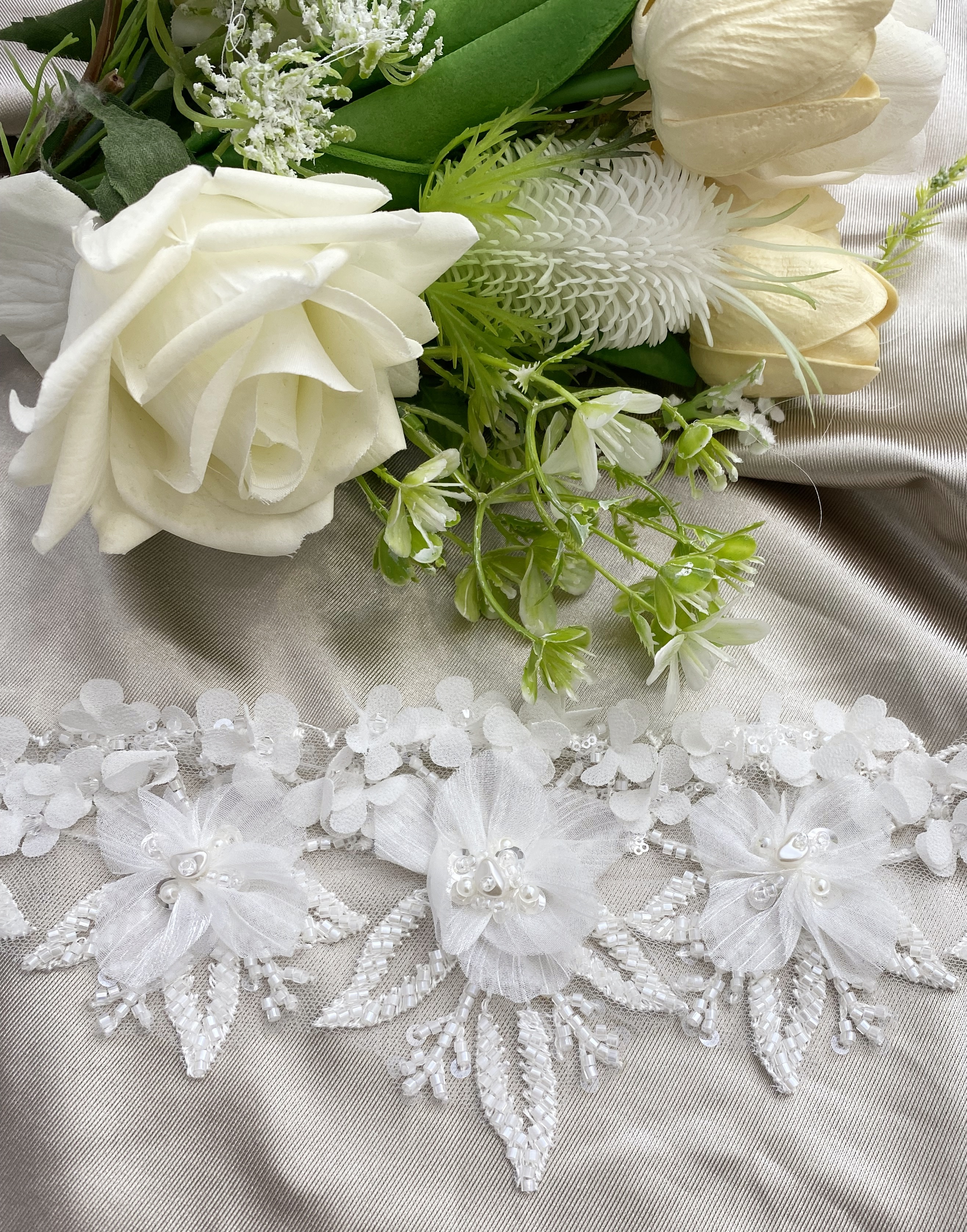 Chiffon 3D Flowers Lace Trim with Pearl, Beads Ribbon Trim Embroidered Lace Fabric Sewing Lace for Bridal Wedding Veil Decor, 1 Yard
