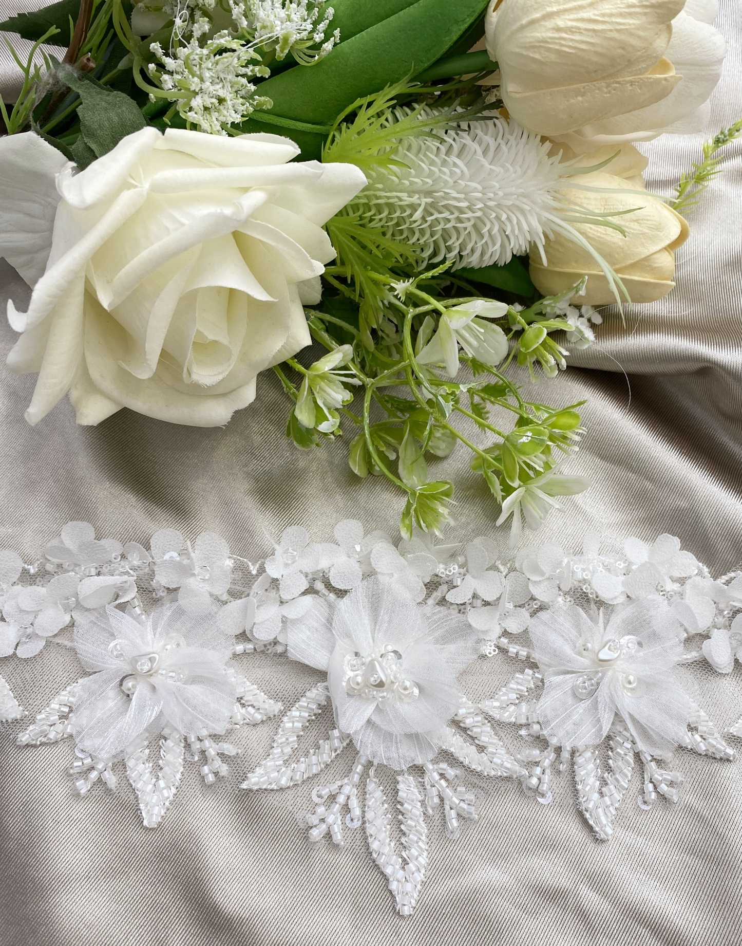 Chiffon 3D Flowers Lace Trim with Pearl, Beads Ribbon Trim Embroidered Lace Fabric Sewing Lace for Bridal Wedding Veil Decor, 1 Yard