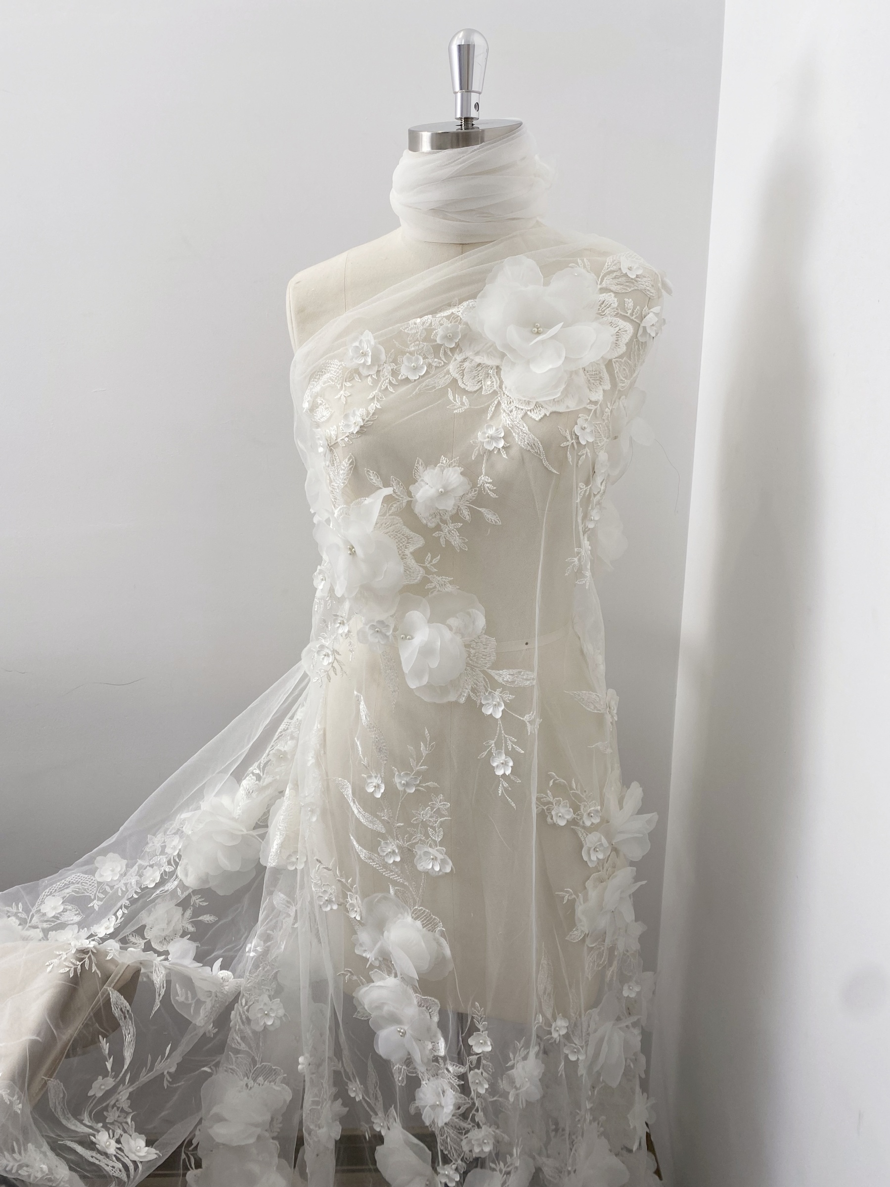 White 3D Floral Embroidery Lace Fabric With Pearls, Soft Tulle lace For Wedding gown, Evening Dresses, Prom-Dress By The Yard