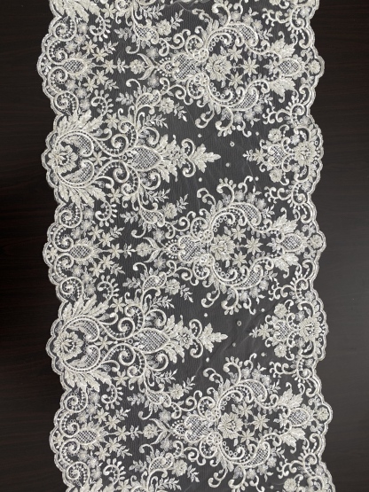 Venice Trim Lace Beautiful Embroidered Lace for Home Decor Costume Supplies Altered Couture, by 1 yards