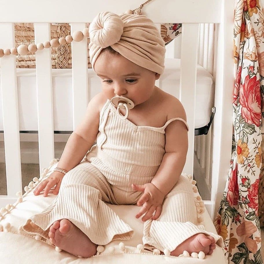 2-Piece Girl's Solid Color Vest Suit.