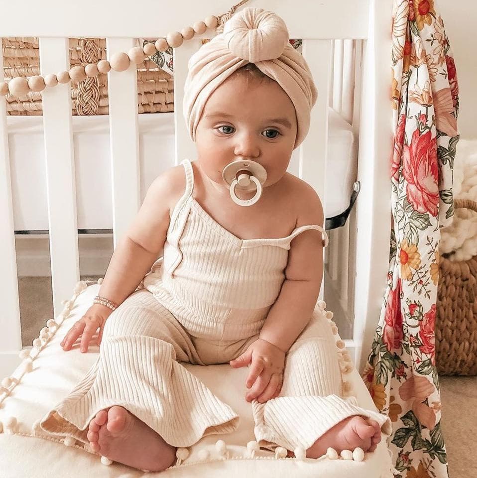 2-Piece Girl's Solid Color Vest Suit.