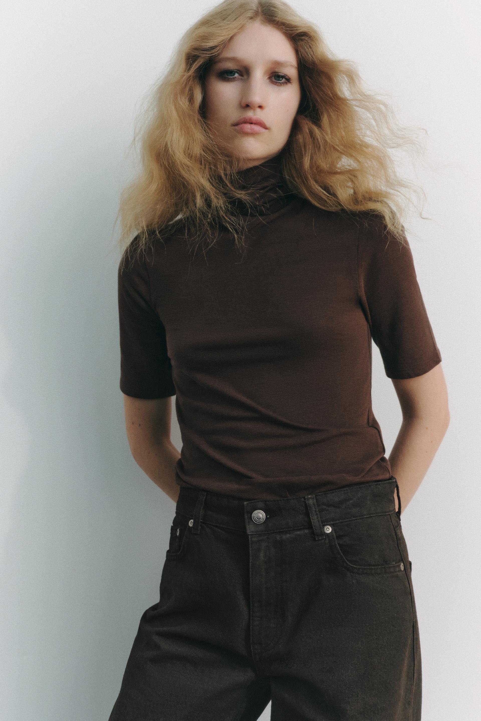 SLIM FIT - HIGH NECK - REGULAR LENGTH - SHORT SLEEVE