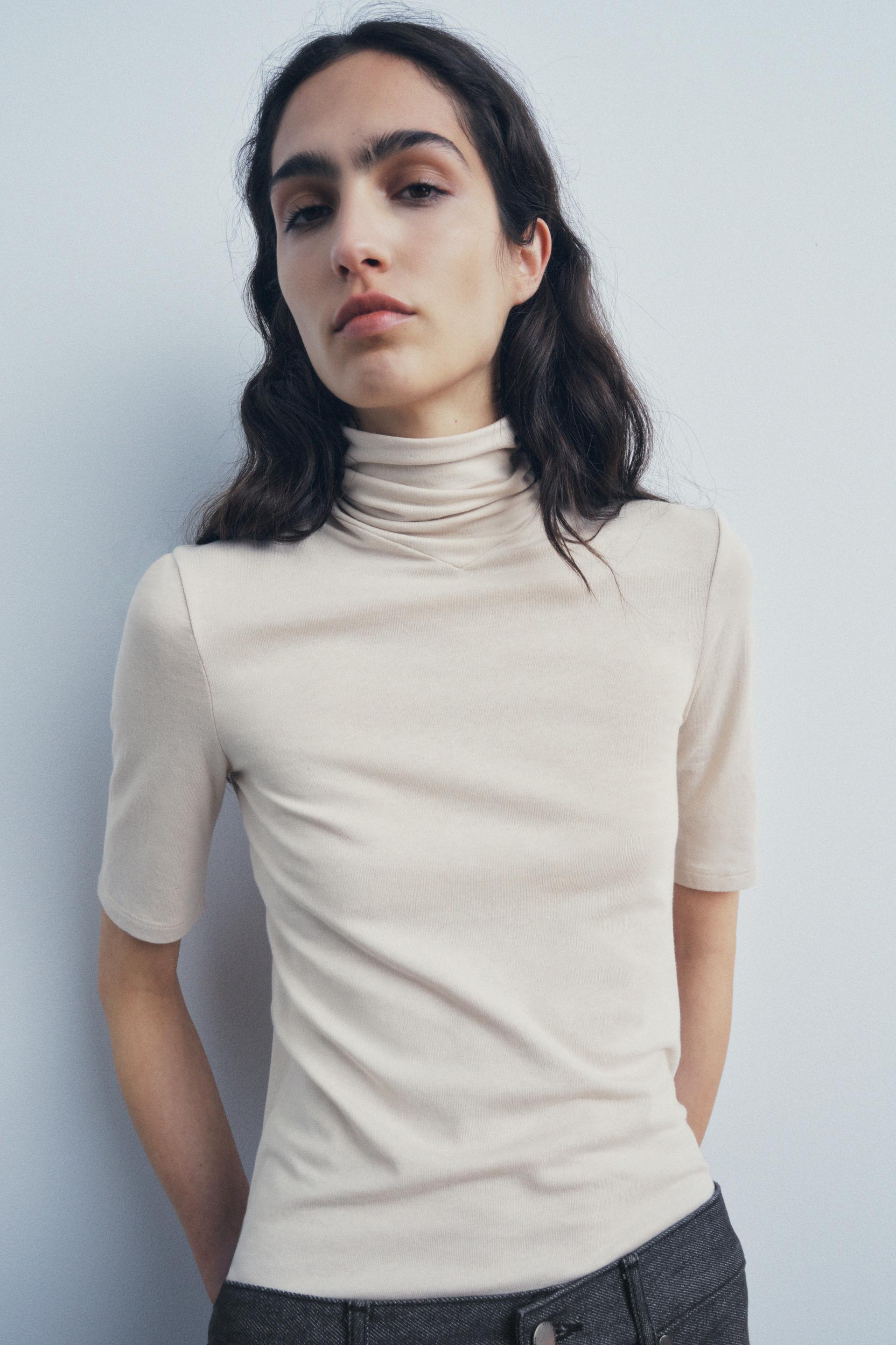 SLIM FIT - HIGH NECK - REGULAR LENGTH - SHORT SLEEVE