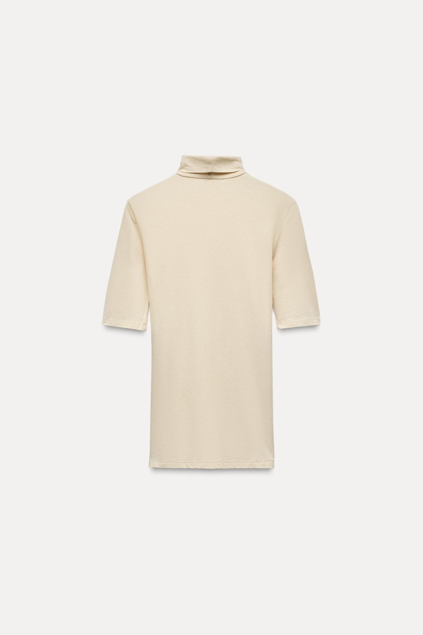 SLIM FIT - HIGH NECK - REGULAR LENGTH - SHORT SLEEVE