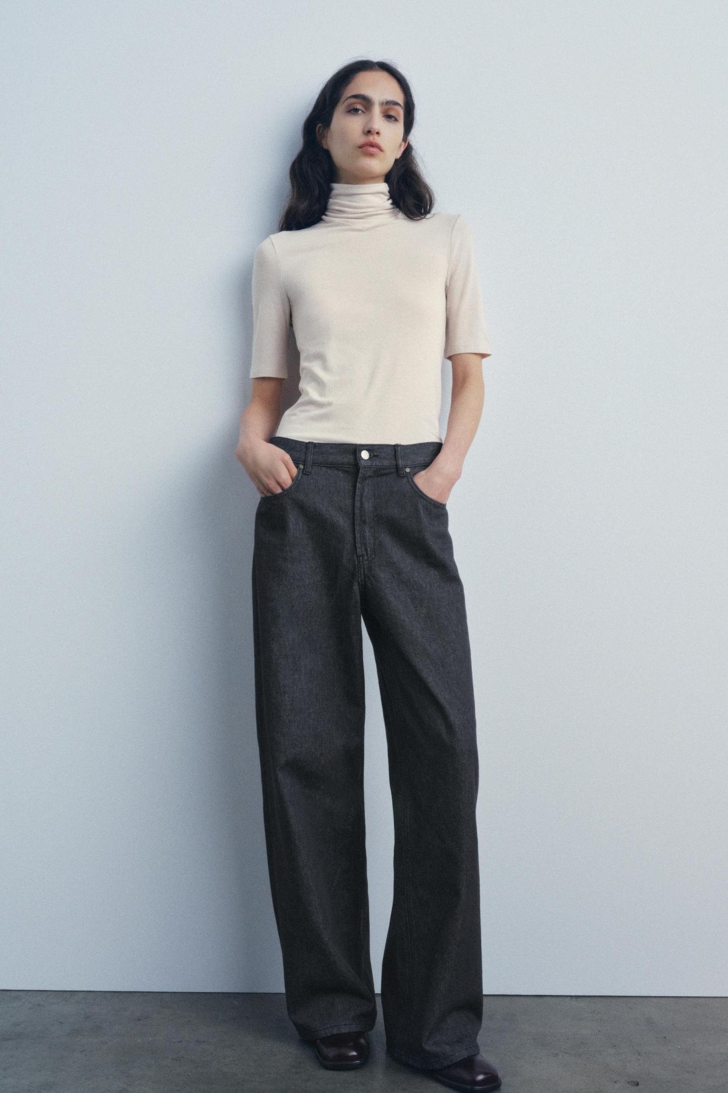 SLIM FIT - HIGH NECK - REGULAR LENGTH - SHORT SLEEVE