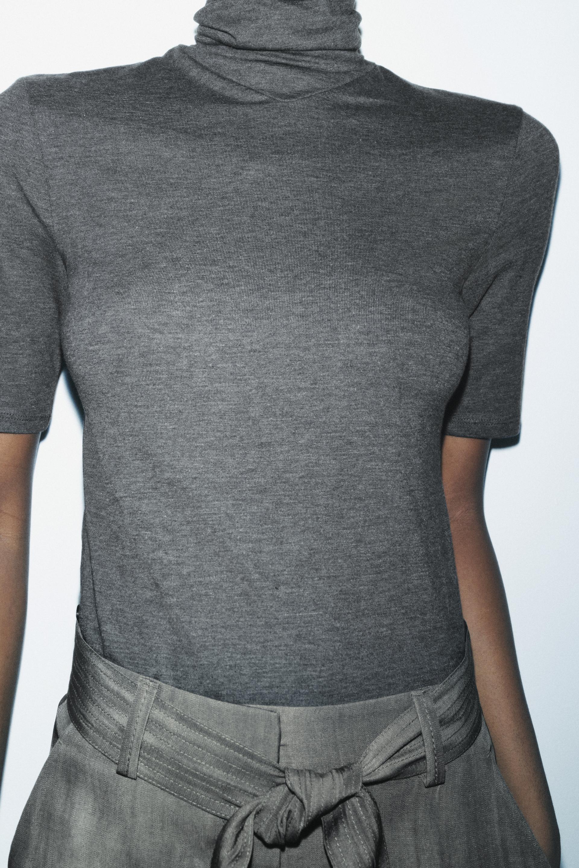 SLIM FIT - HIGH NECK - REGULAR LENGTH - SHORT SLEEVE
