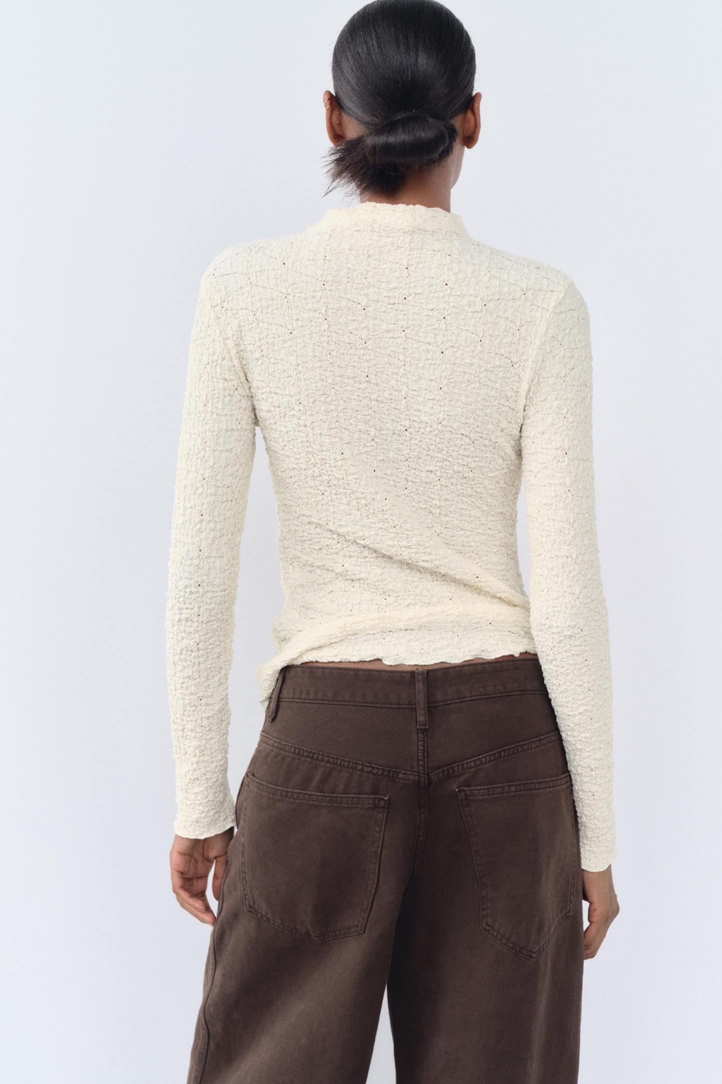 SLIM FIT - HIGH COLLAR - REGULAR LENGTH - LONG SLEEVE