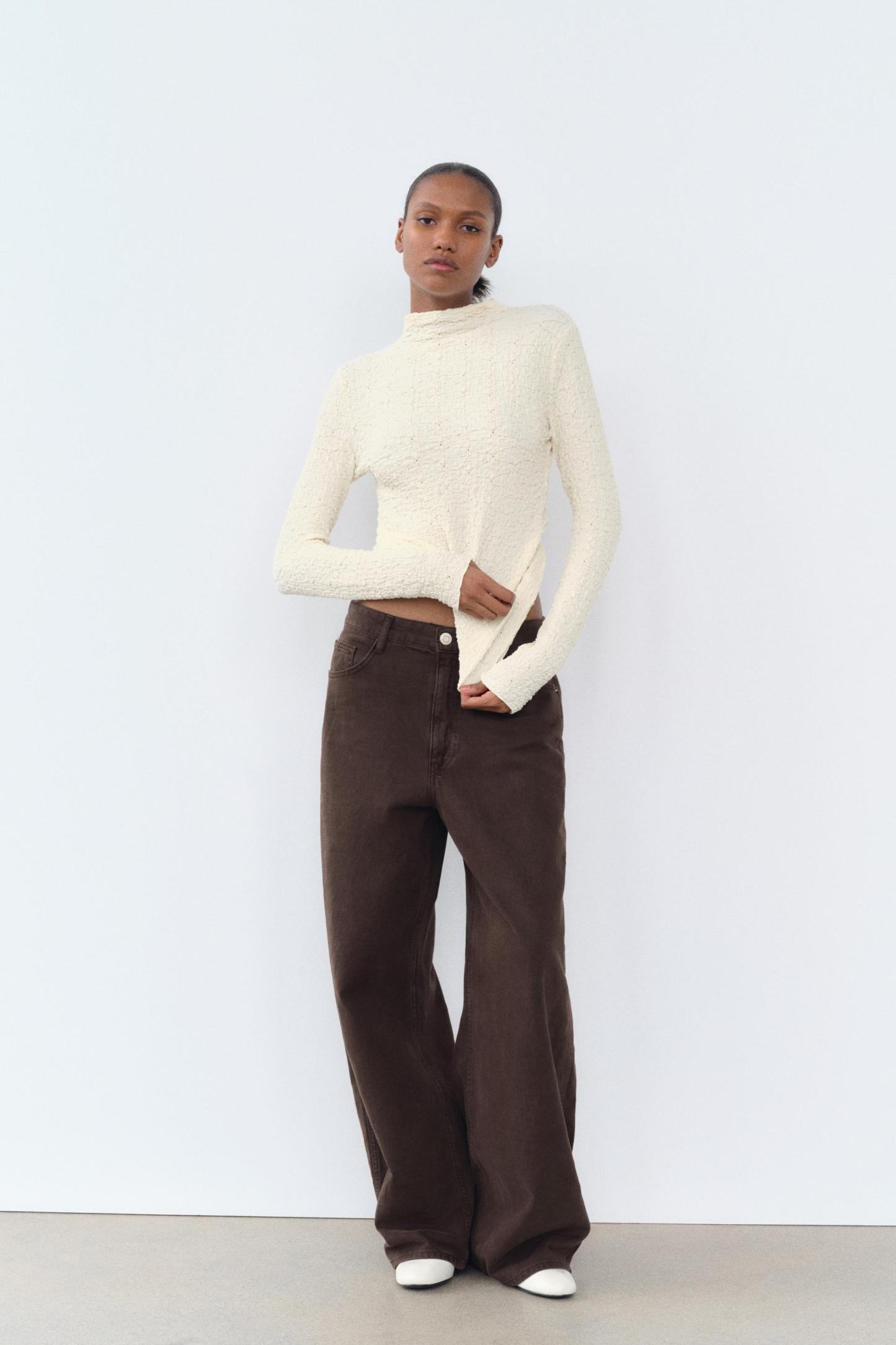 SLIM FIT - HIGH COLLAR - REGULAR LENGTH - LONG SLEEVE