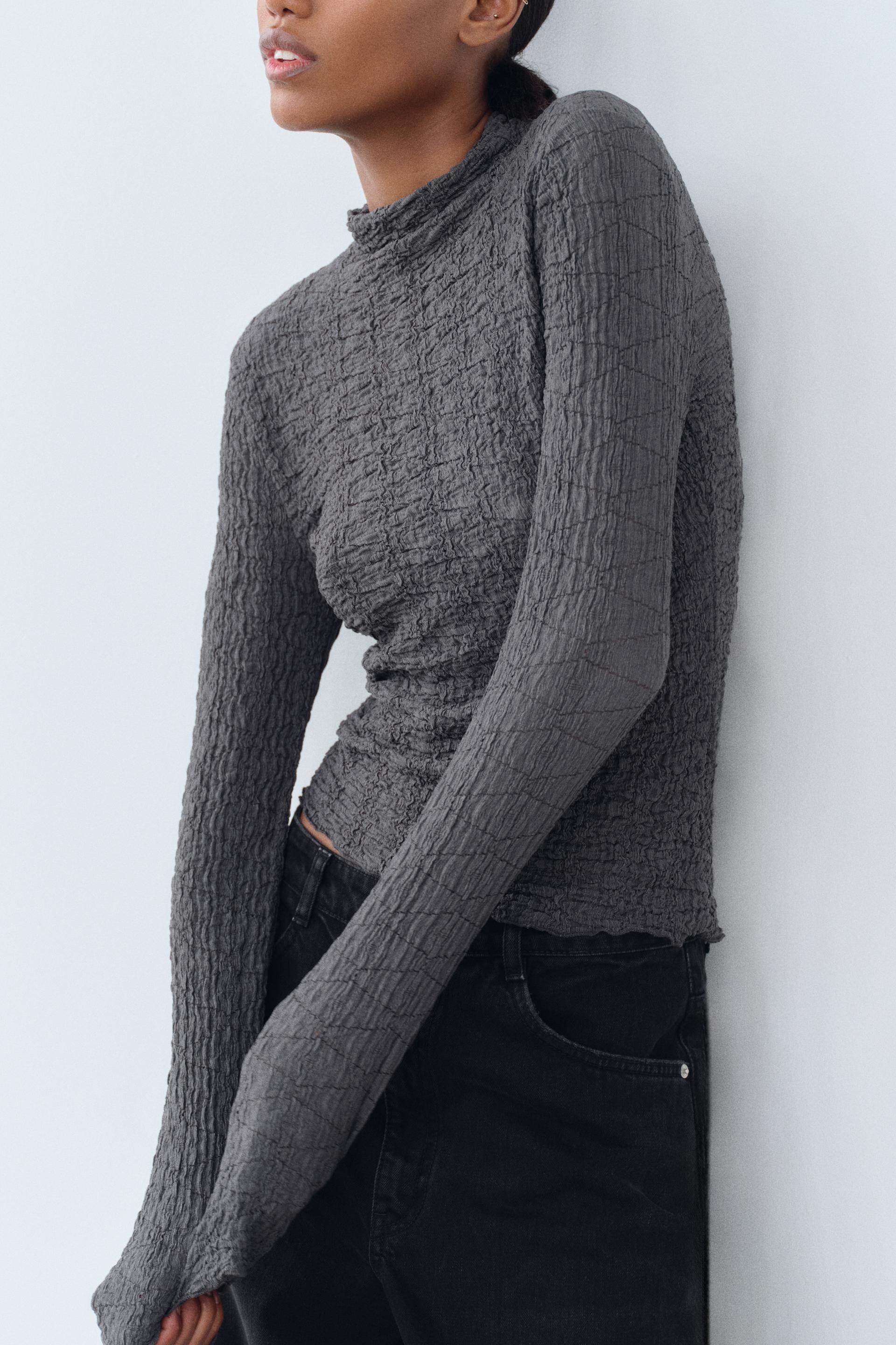 SLIM FIT - HIGH COLLAR - REGULAR LENGTH - LONG SLEEVE