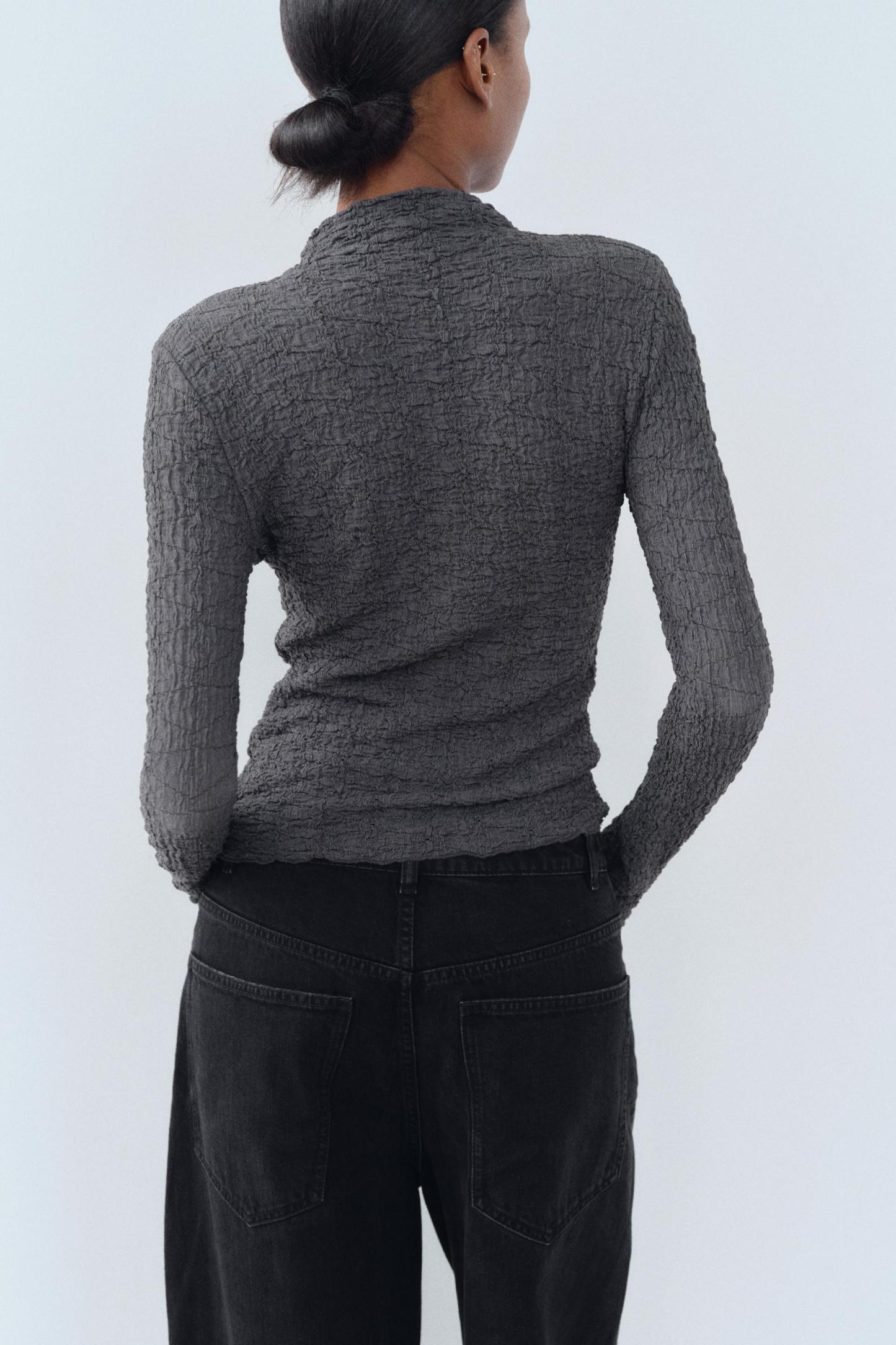 SLIM FIT - HIGH COLLAR - REGULAR LENGTH - LONG SLEEVE